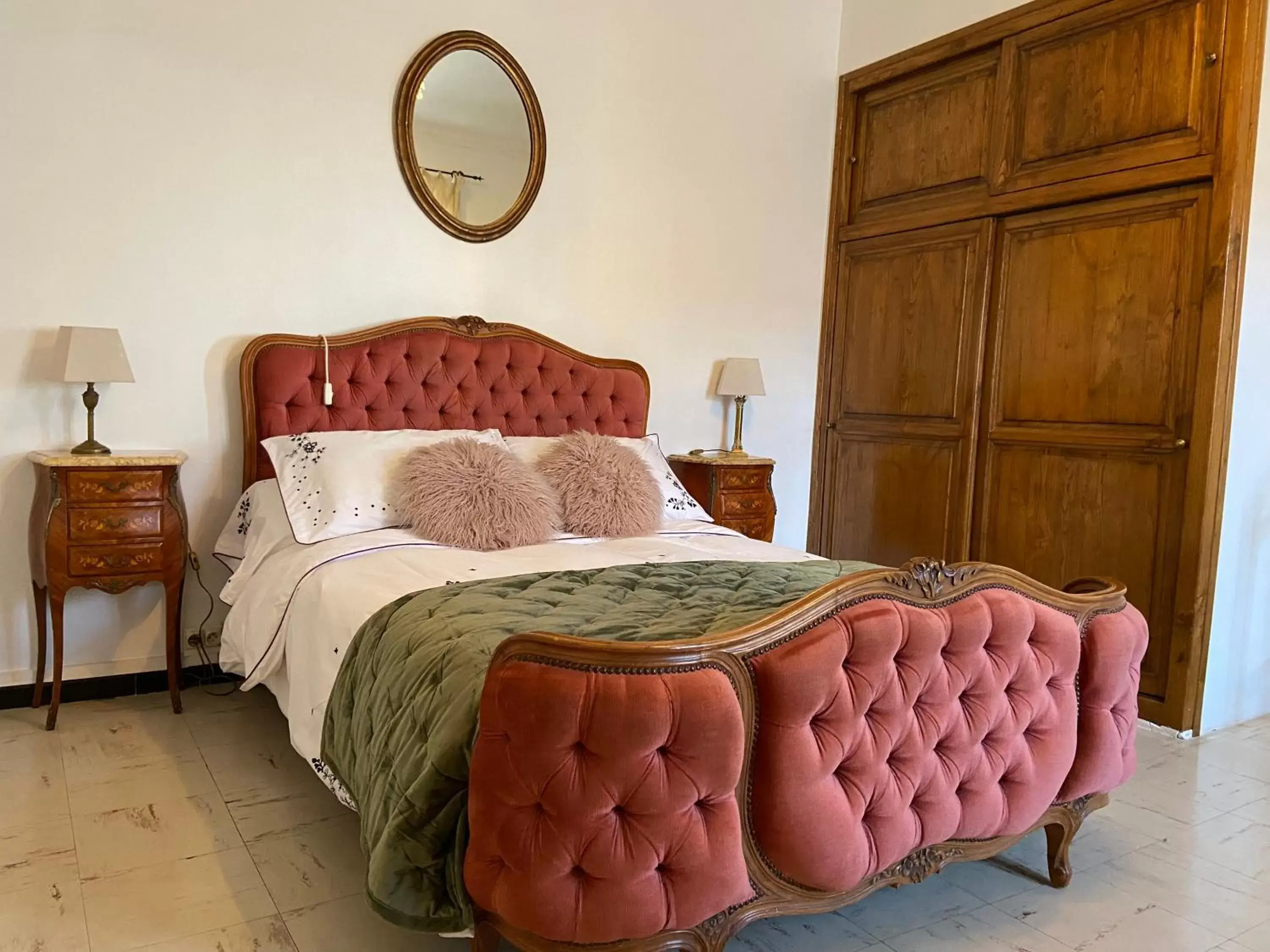 Bedroom, Bed in Maison 1823 - Suites de charme à Garons