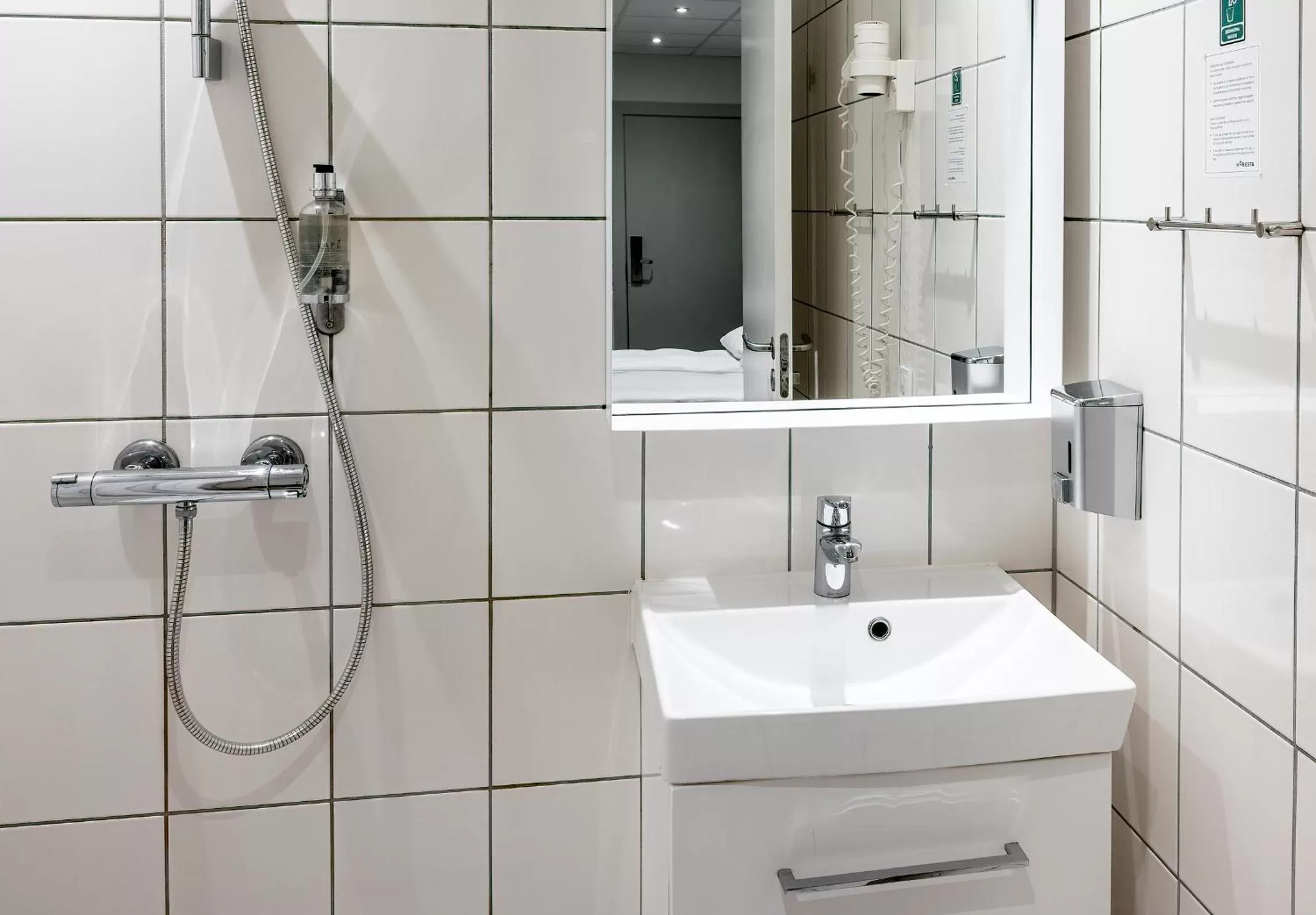 Bathroom in Go Hotel Saga