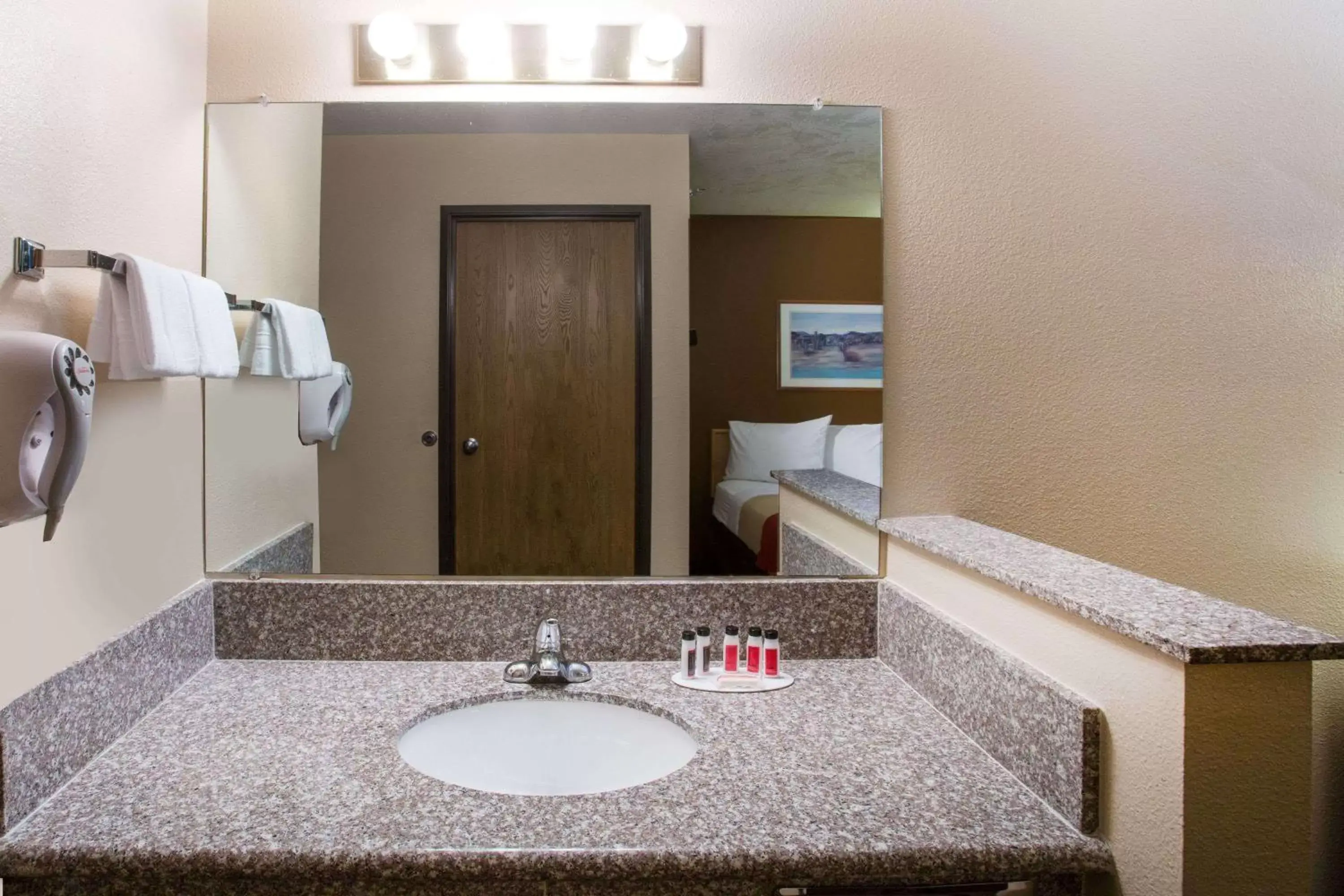 Bathroom in Days Inn by Wyndham Hurricane/Zion National Park Area