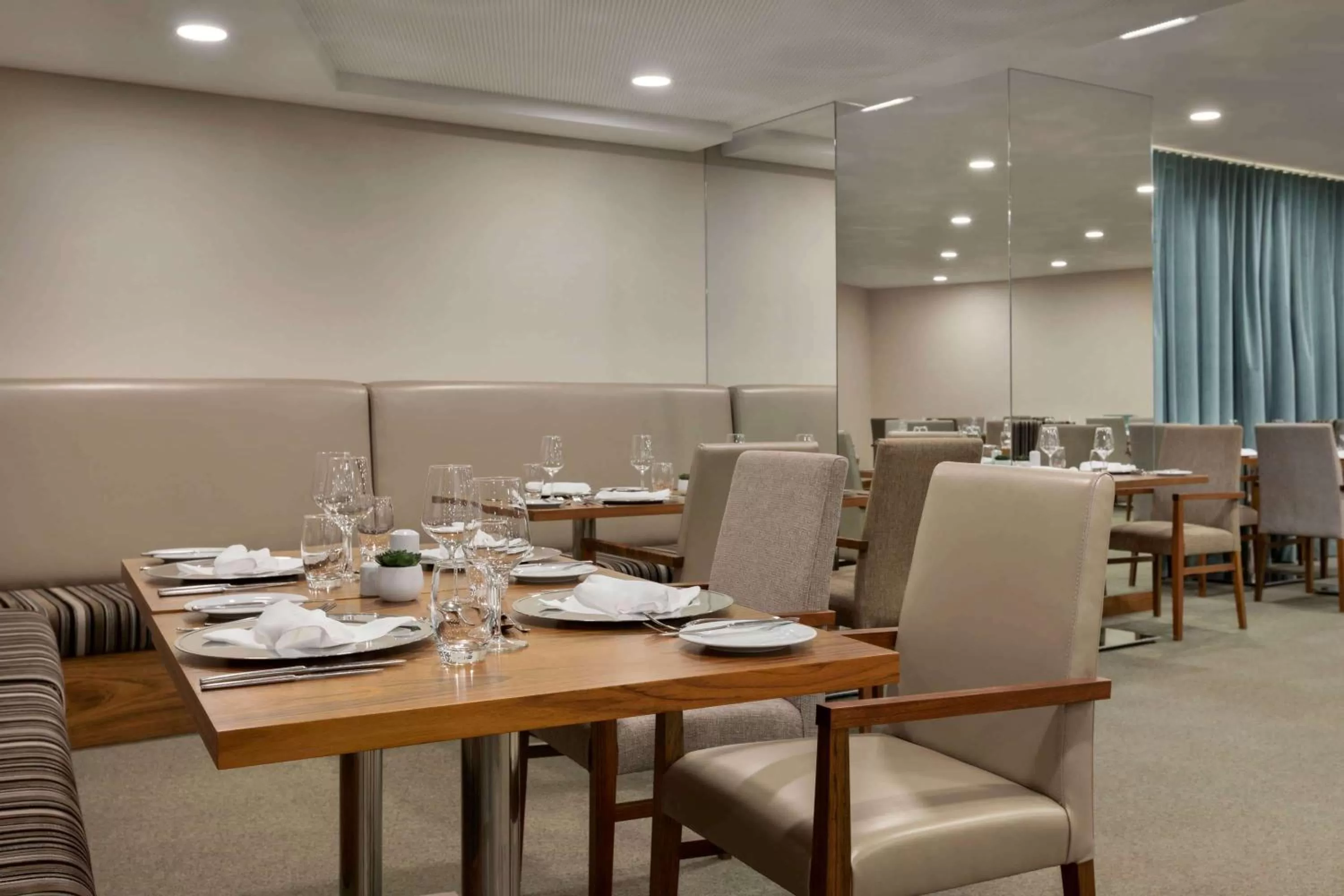 Restaurant/places to eat in Ramada by Wyndham Lisbon