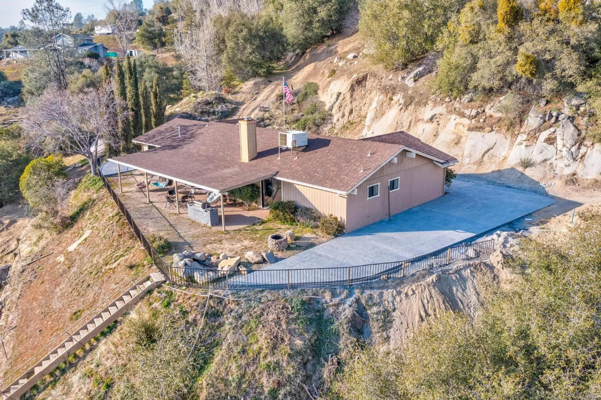 Mountain Trail Lodge and Vacation Rentals