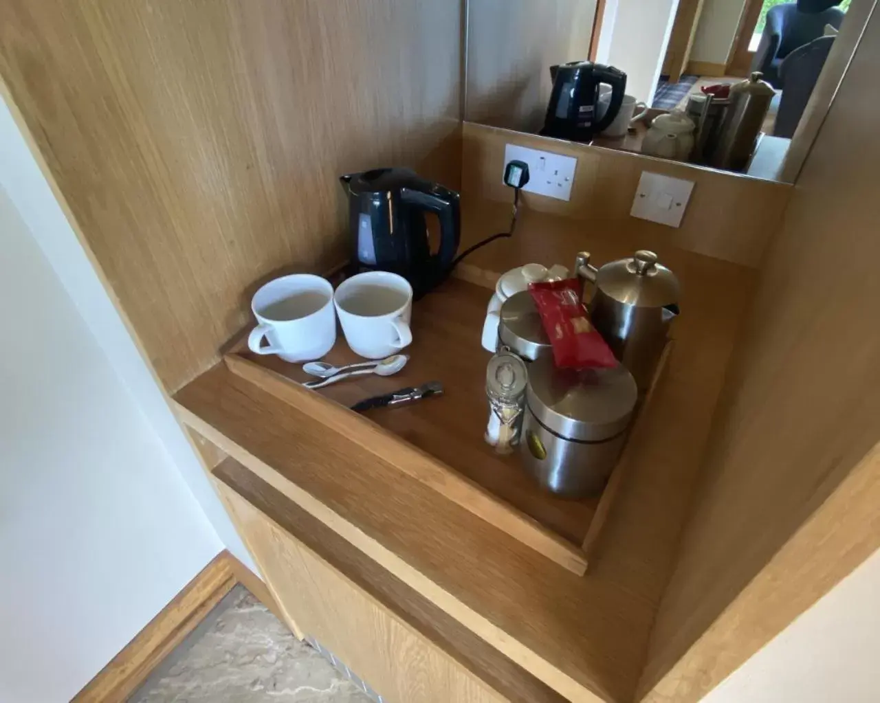 Coffee/tea facilities in The Carpenters Arms