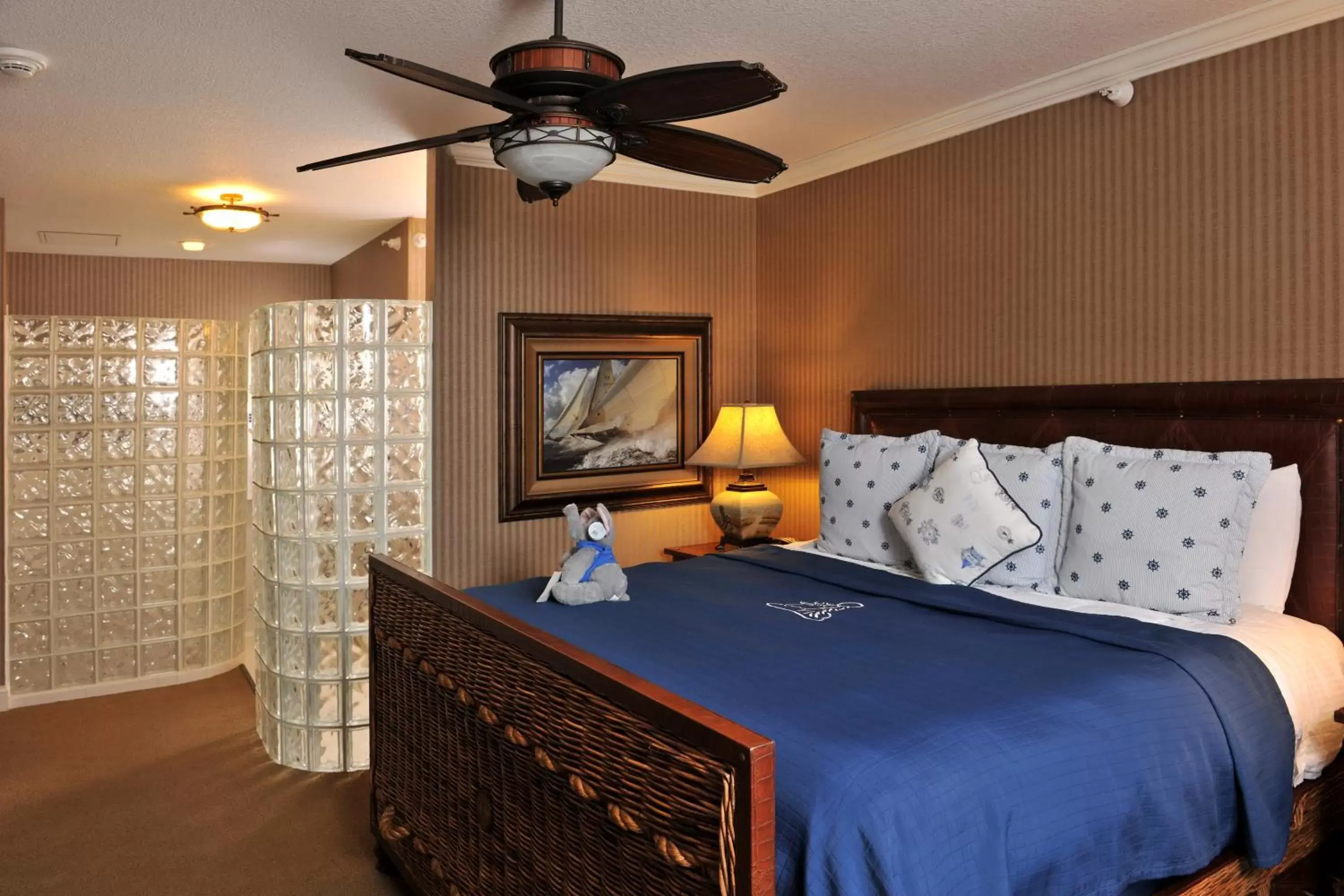 Photo of the whole room, Bed in Stoney Creek Hotel Sioux City