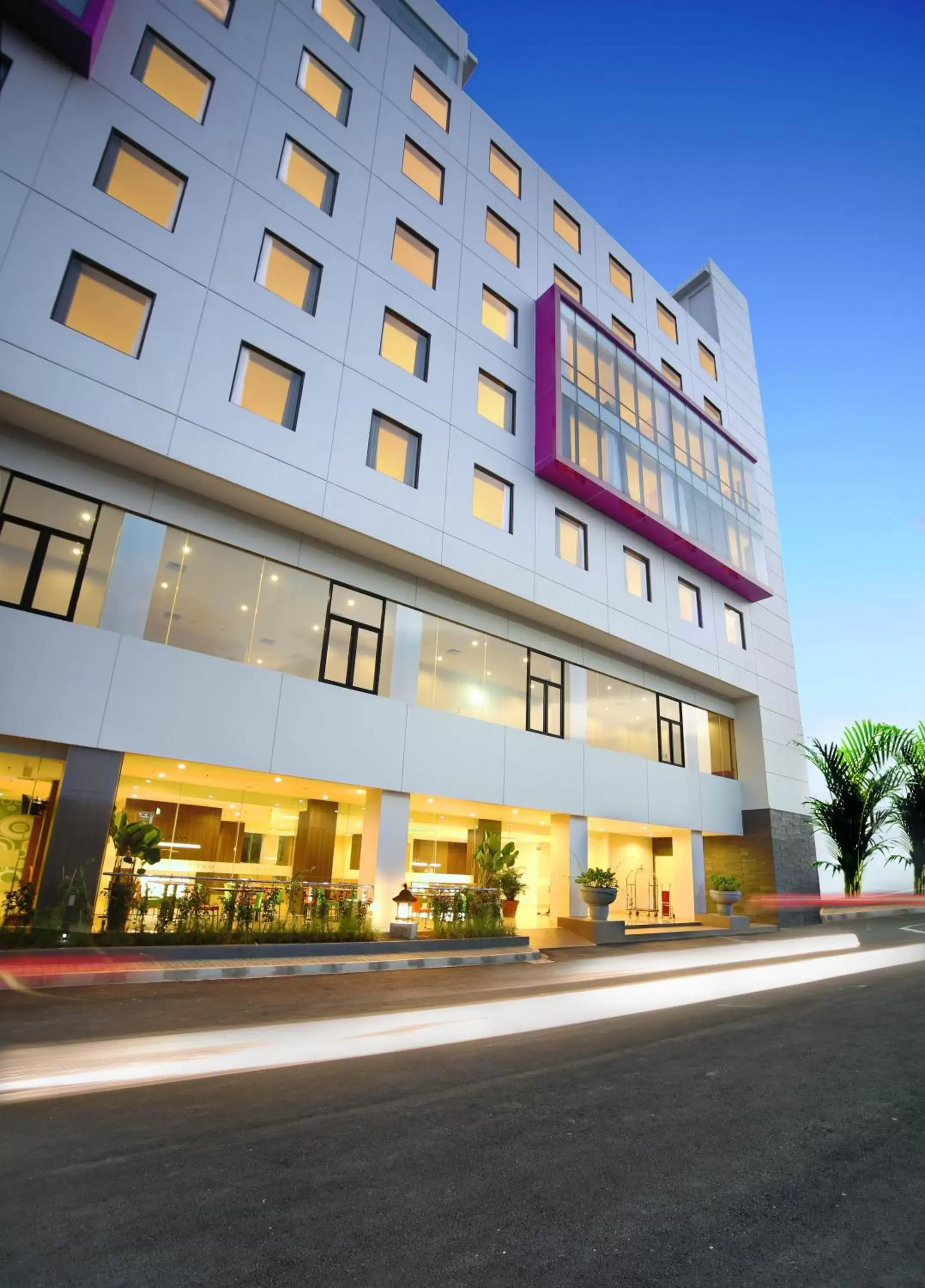 Facade/entrance, Property Building in favehotel Hyper Square