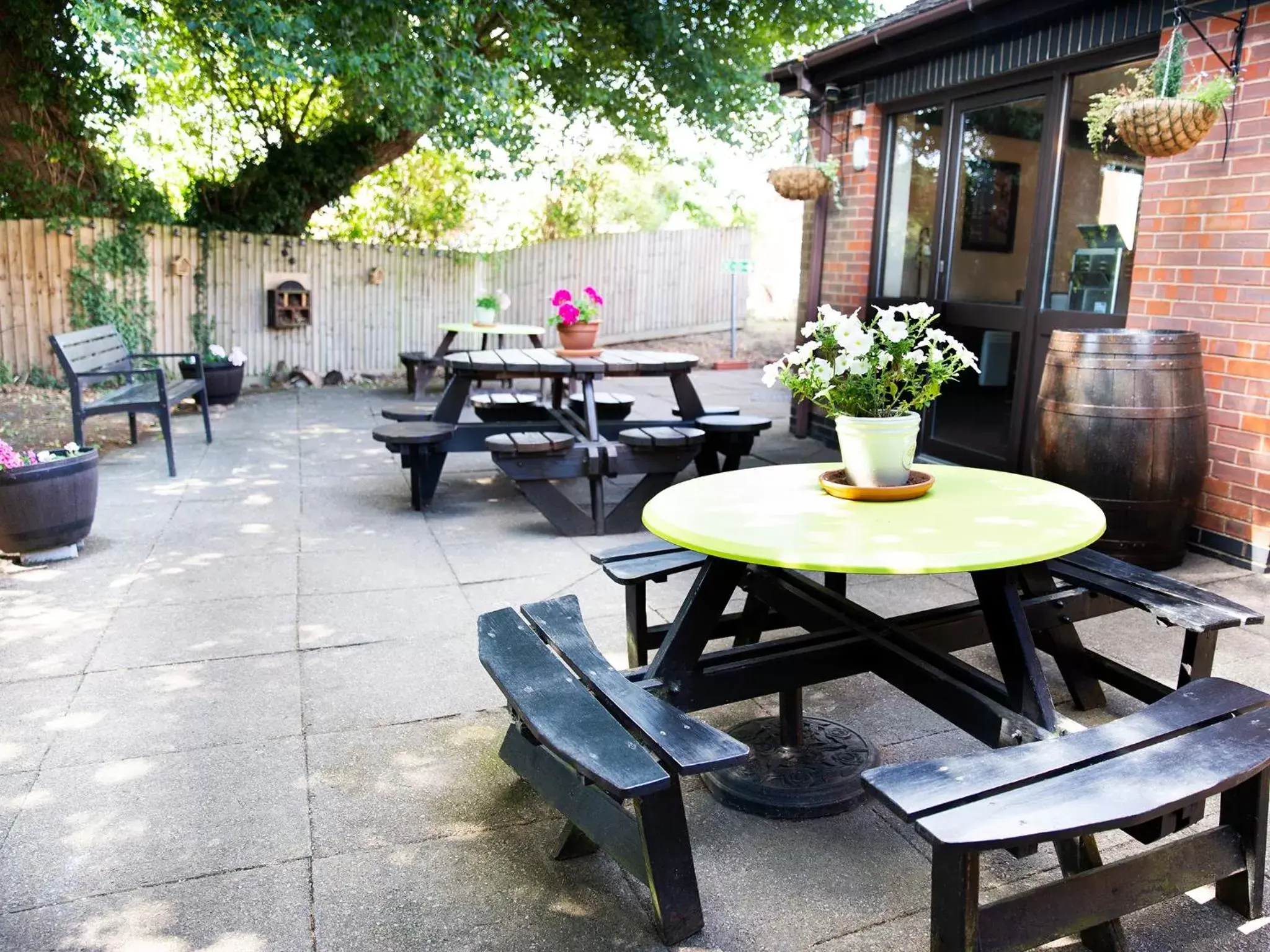 Patio in Campanile Milton Keynes - Fenny Stratford