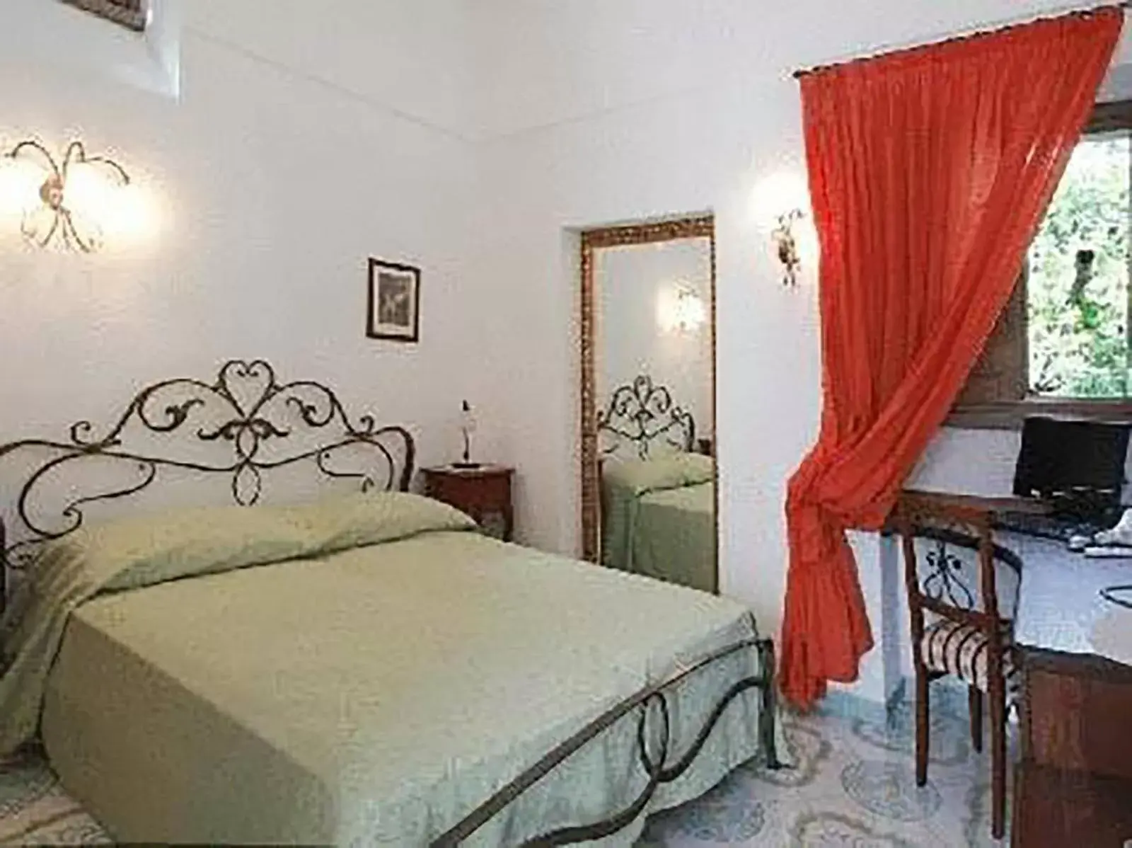 Bed in L'Antico Borgo Dei Limoni