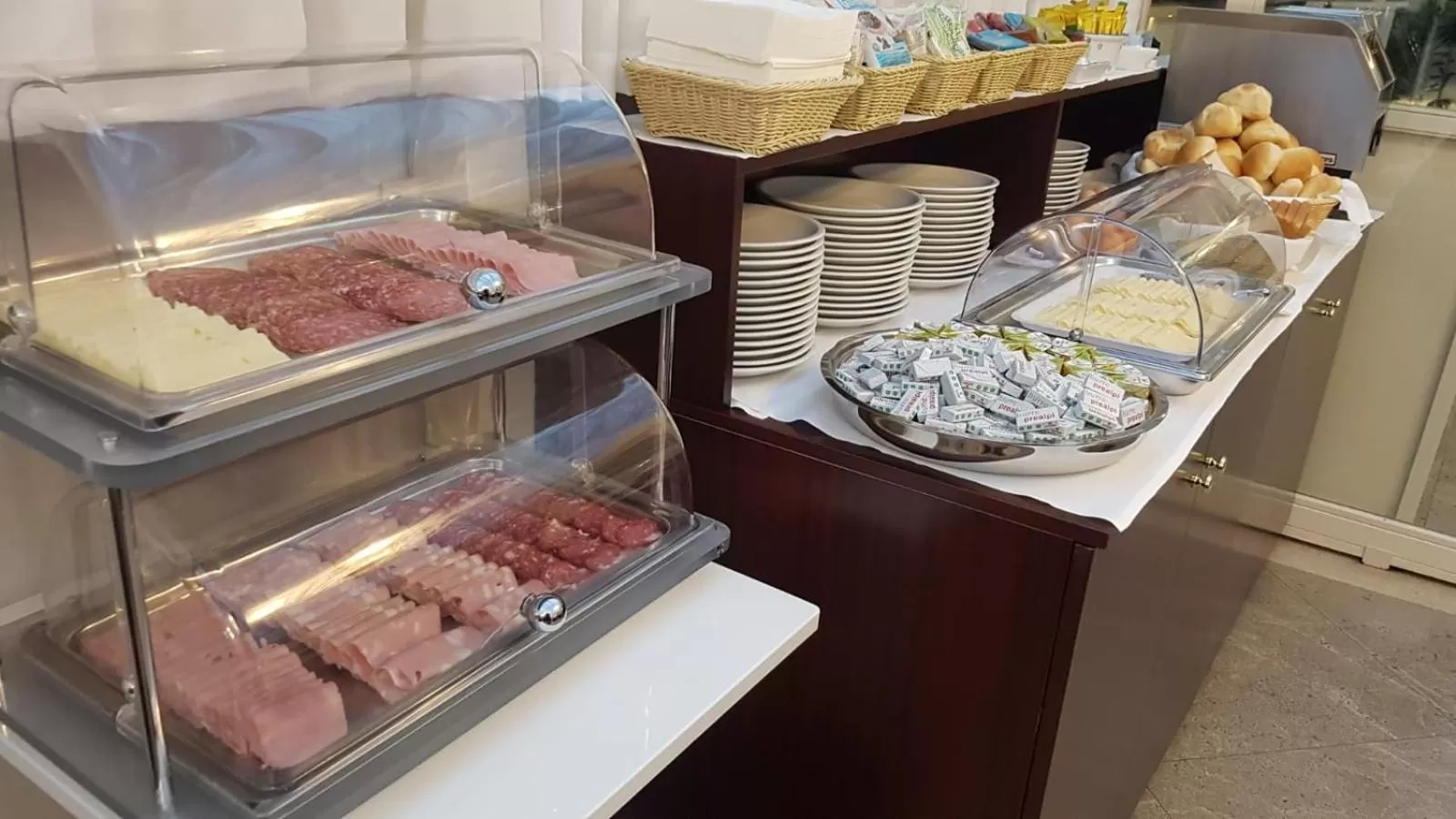 Food and drinks in Hotel Best Roma