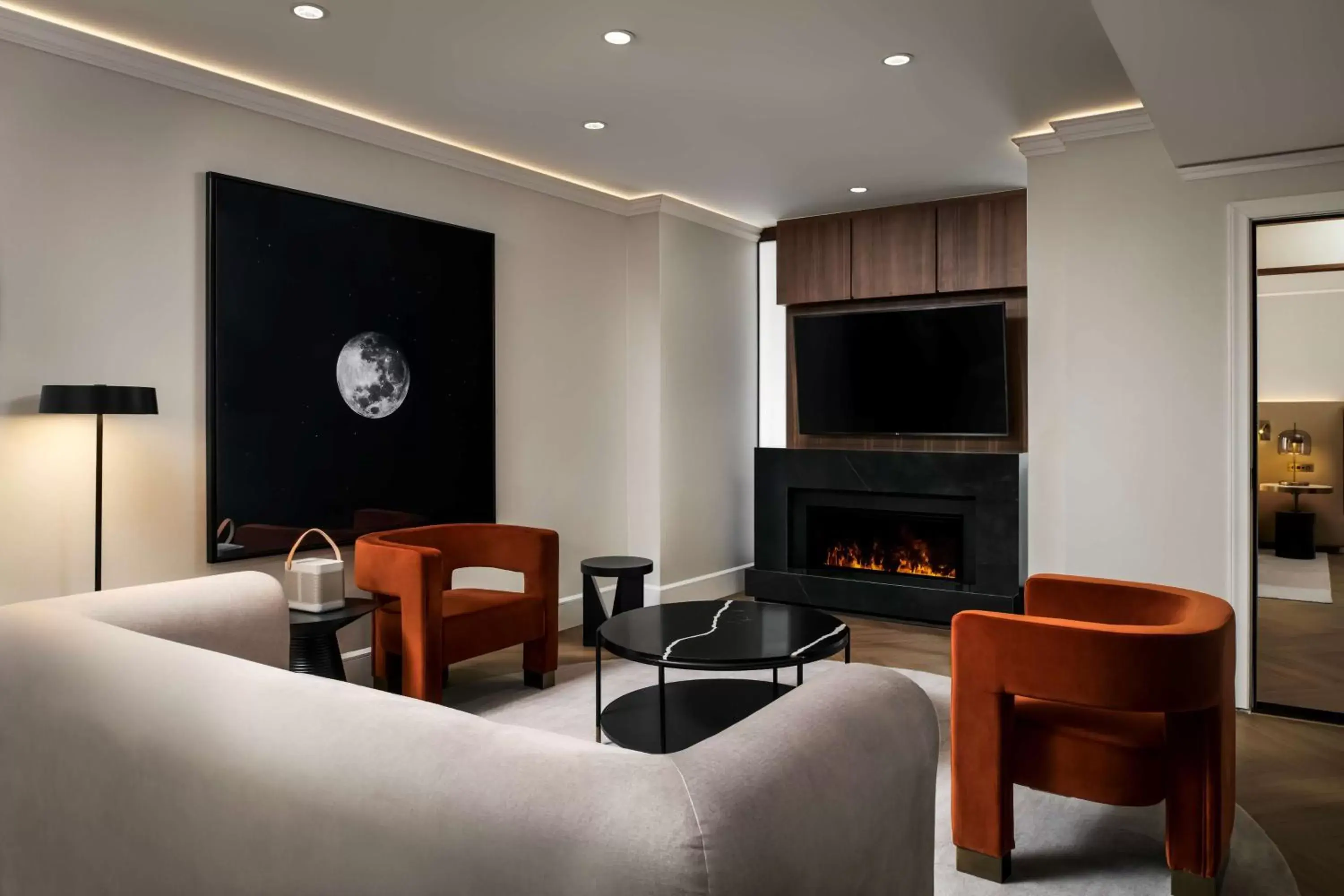 Living room, Lounge/Bar in Vogue Hotel Montreal Downtown, Curio Collection by Hilton