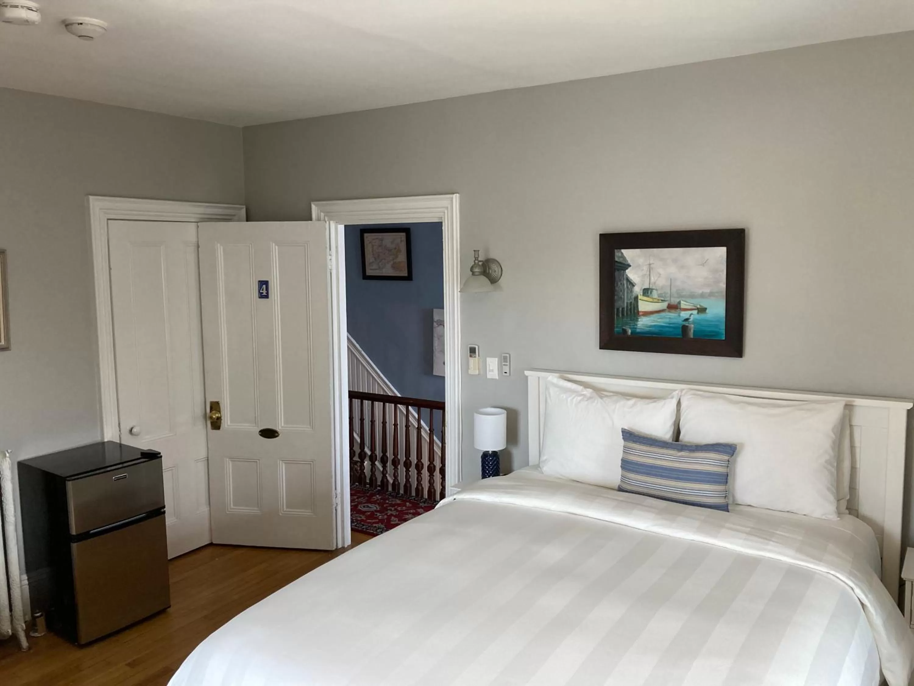 Bedroom, Bed in Prince Albert Guest House, Provincetown