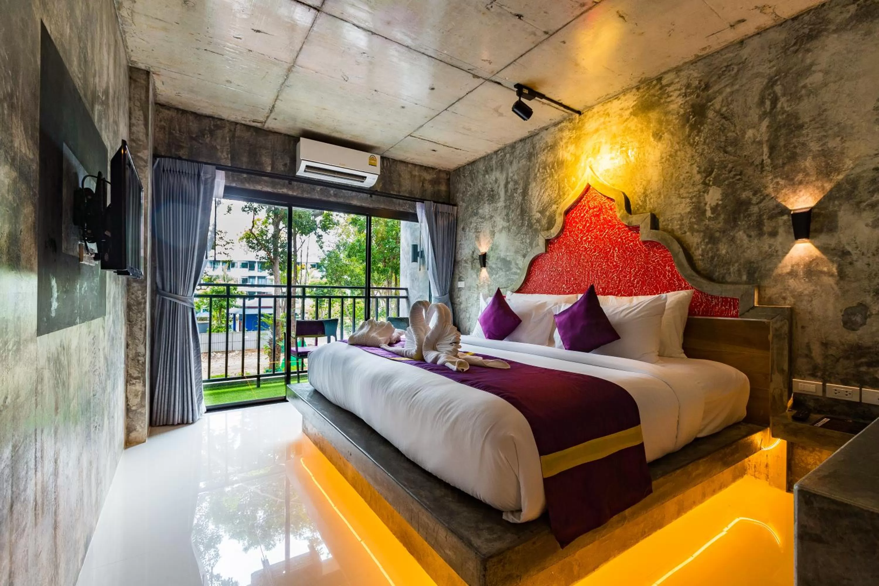 View (from property/room), Bed in Maneetel Krabi Beachfront-SHA Plus
