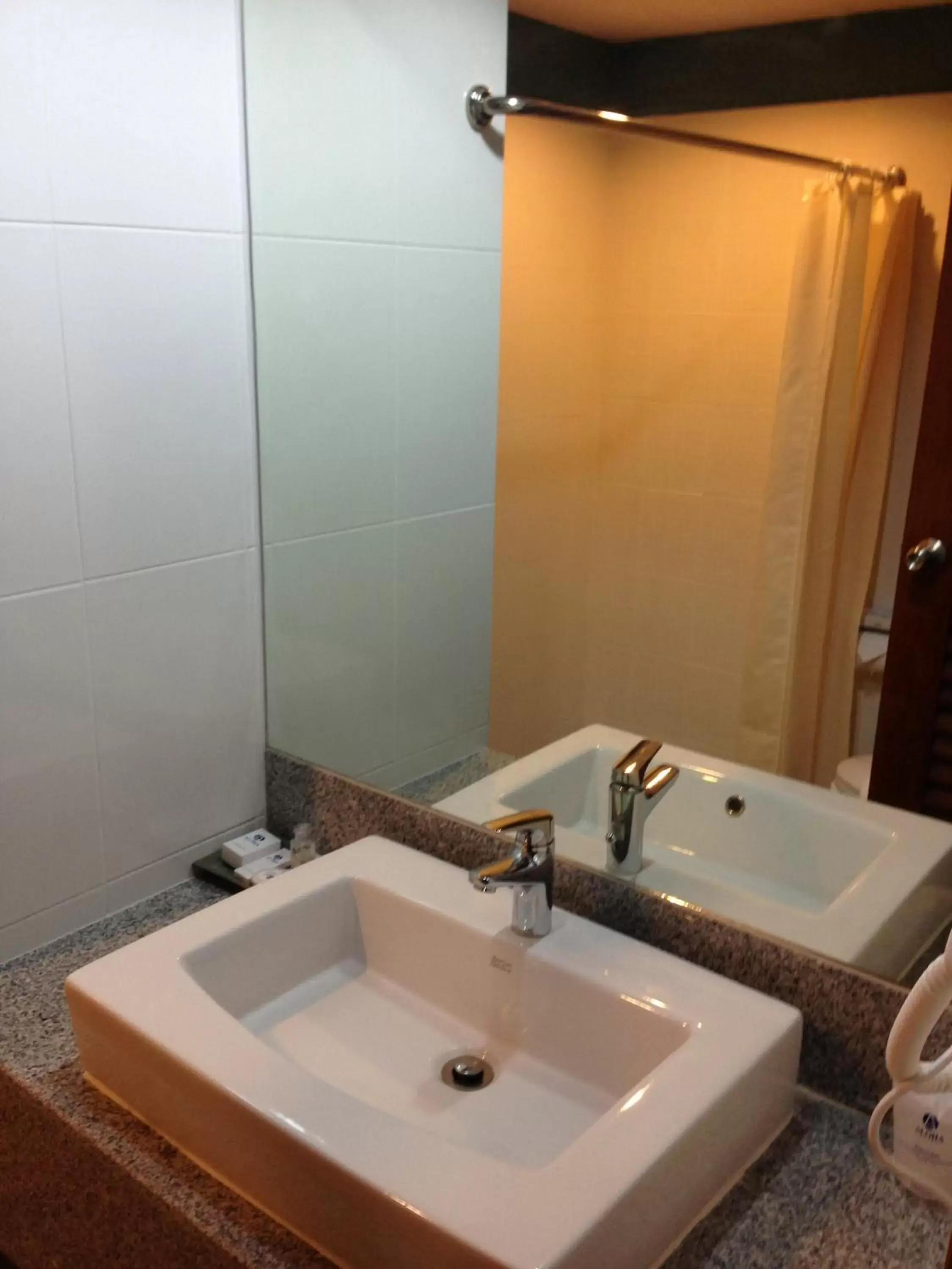 Bathroom in Aloha Hatyai Hotel