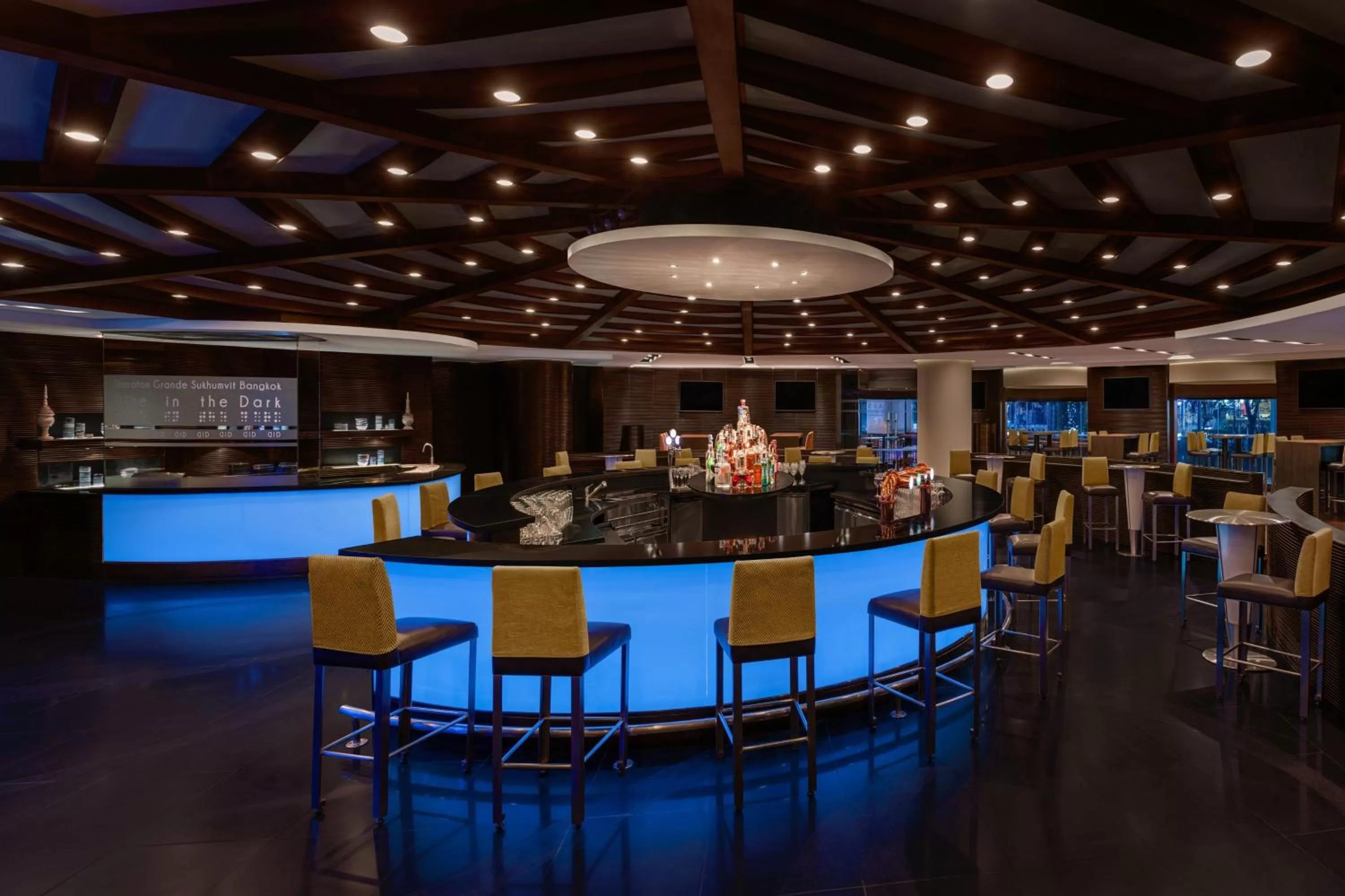 Lounge or bar in Sheraton Grande Sukhumvit, a Luxury Collection Hotel, Bangkok