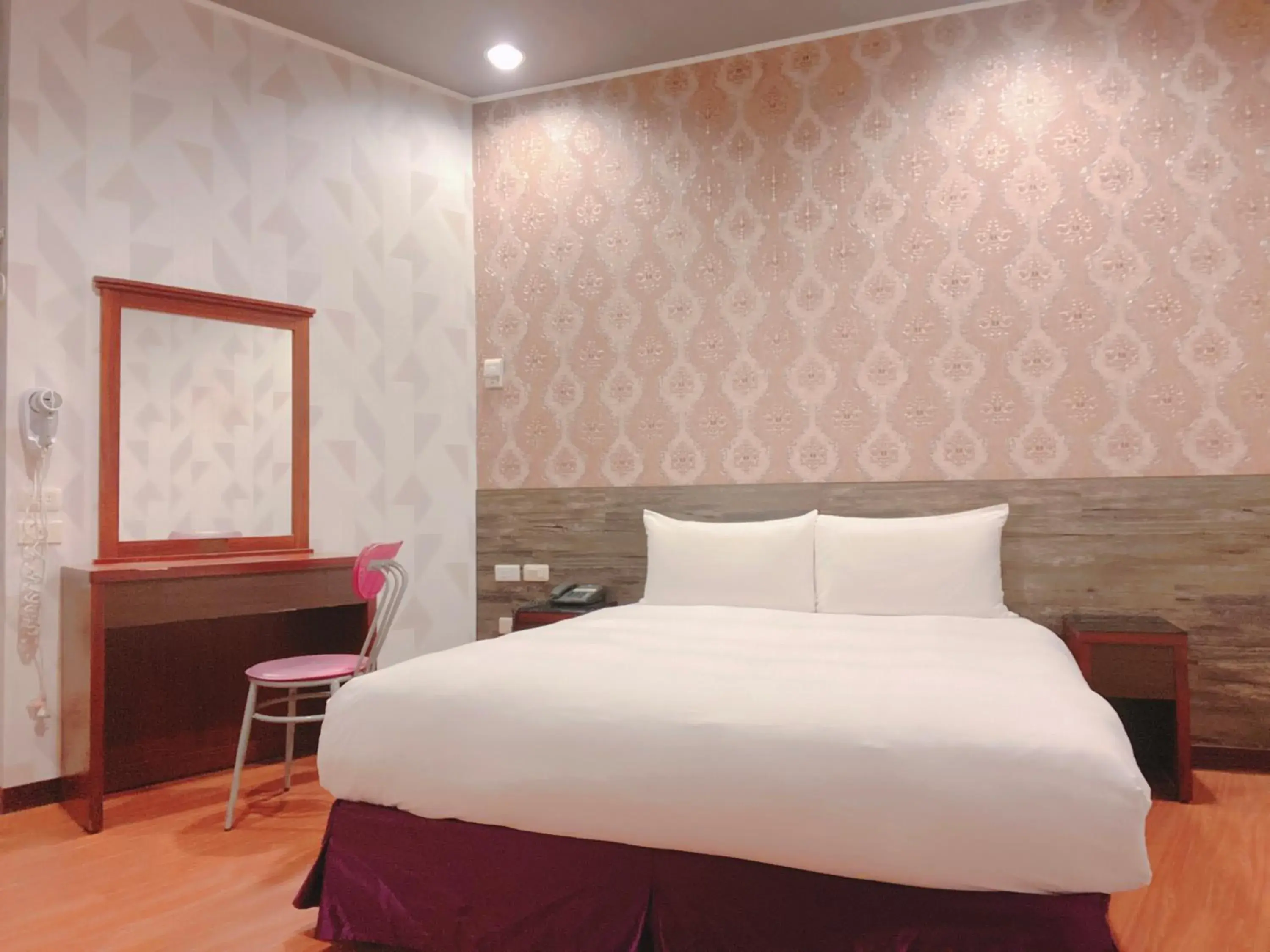 Photo of the whole room, Bed in Centre Hotel Photo of the whole room, Bed in Centre Hotel