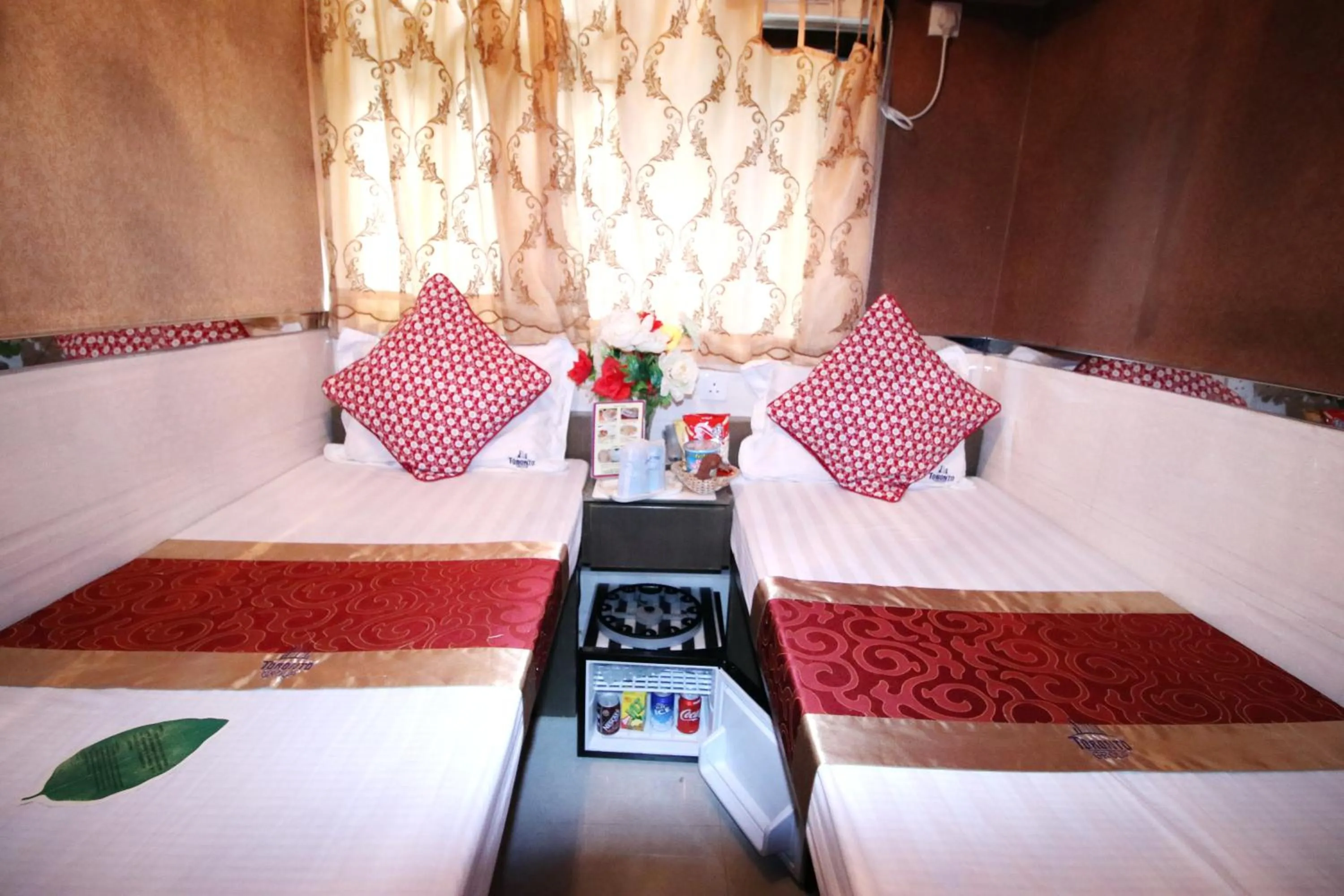 Bed in Temple Street Hotel