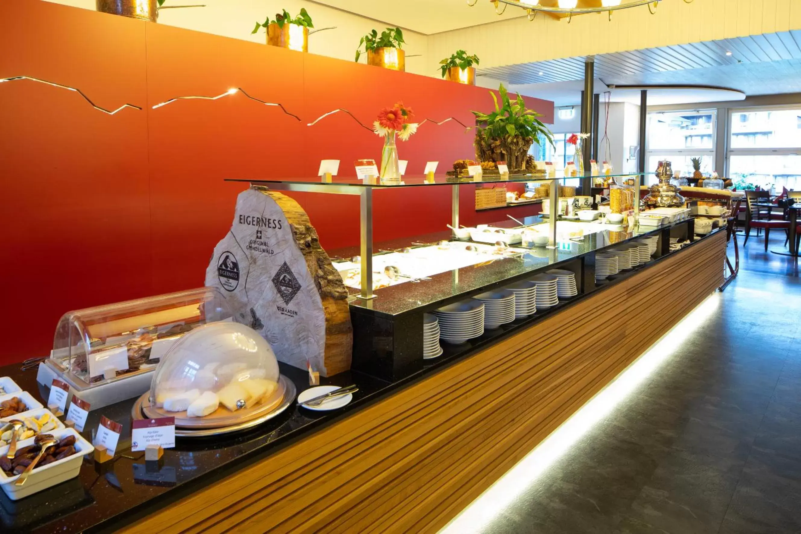Buffet breakfast, Restaurant/Places to Eat in Parkhotel Schoenegg