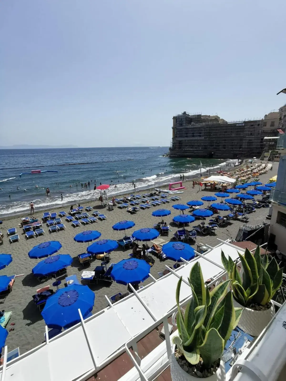 Beach in LHP Suite Posillipo