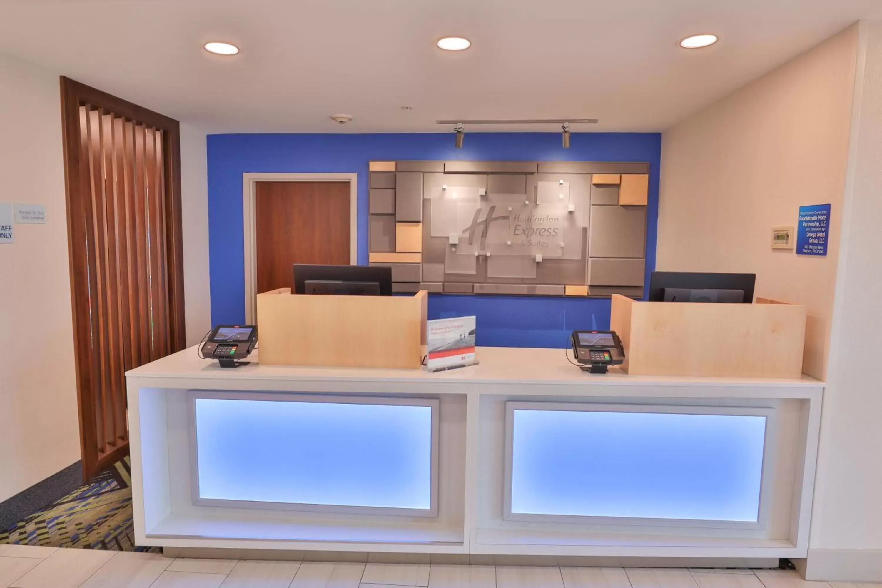 Property building, Lobby/Reception in Holiday Inn Express Hotel & Suites Dickson, an IHG Hotel