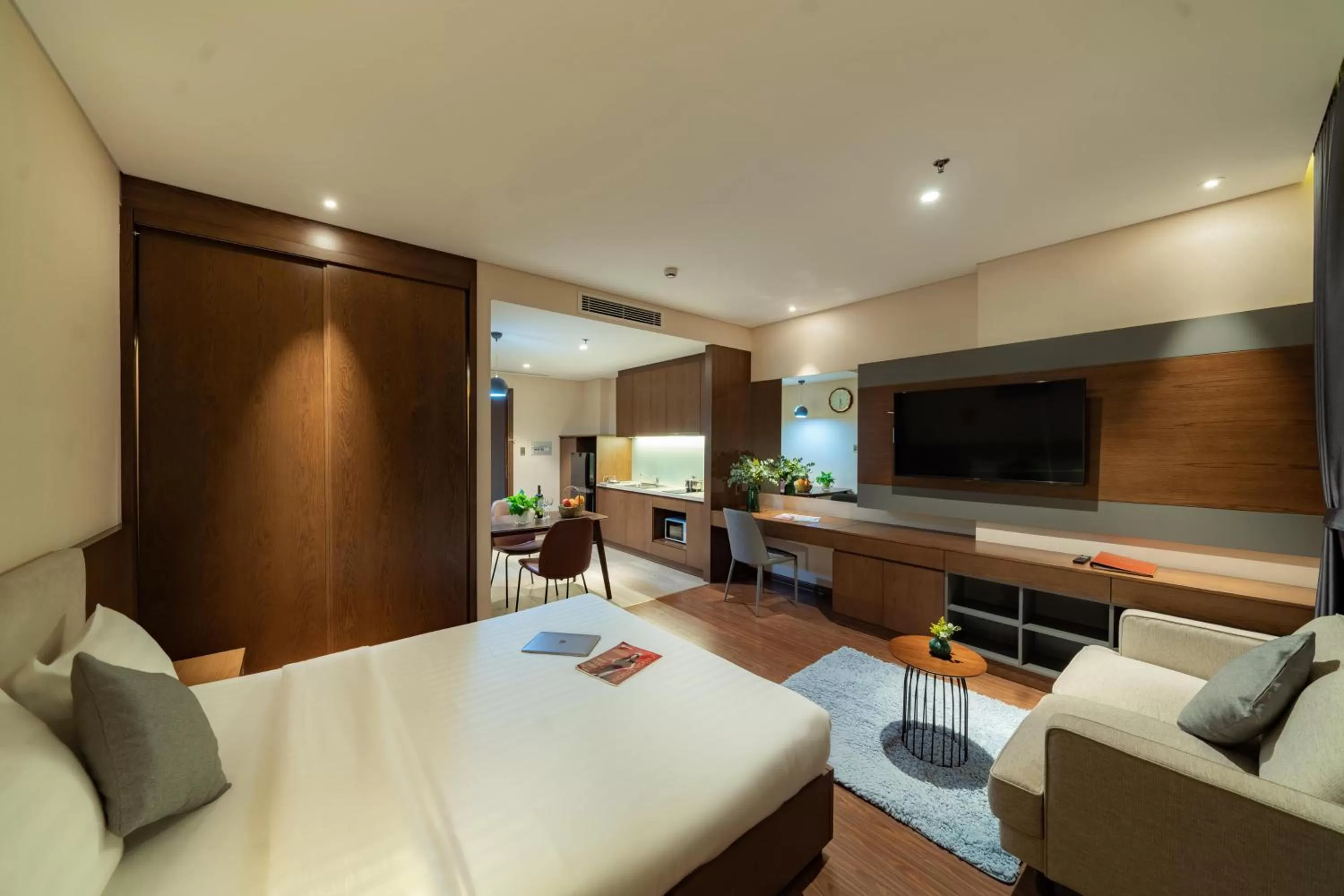 TV and multimedia in DHTS Business Hotel & Apartment