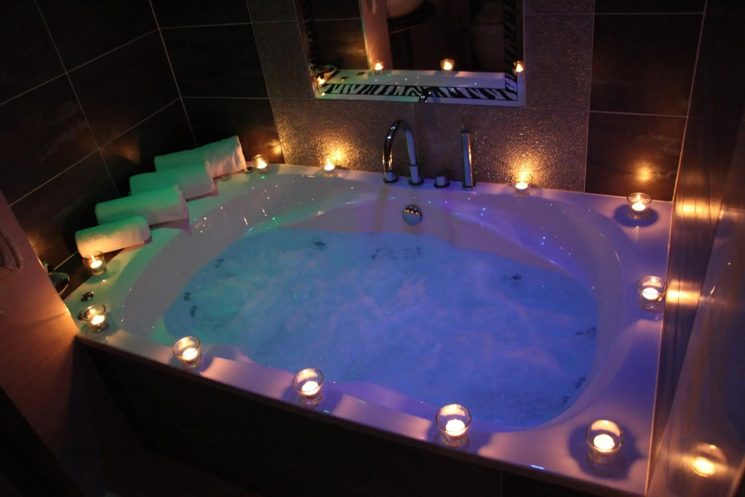 Hot Tub in Greenvale Hotel