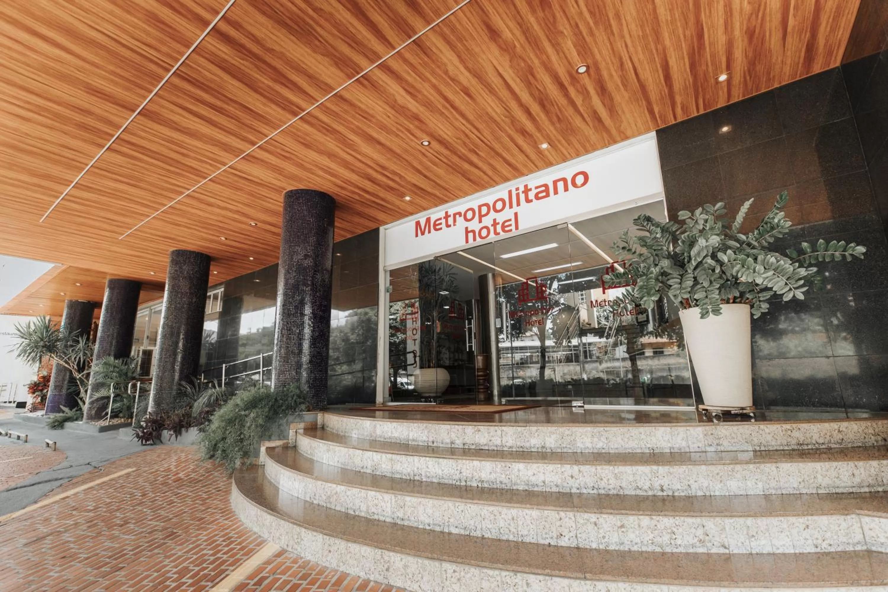 Facade/entrance in Hotel Metropolitano