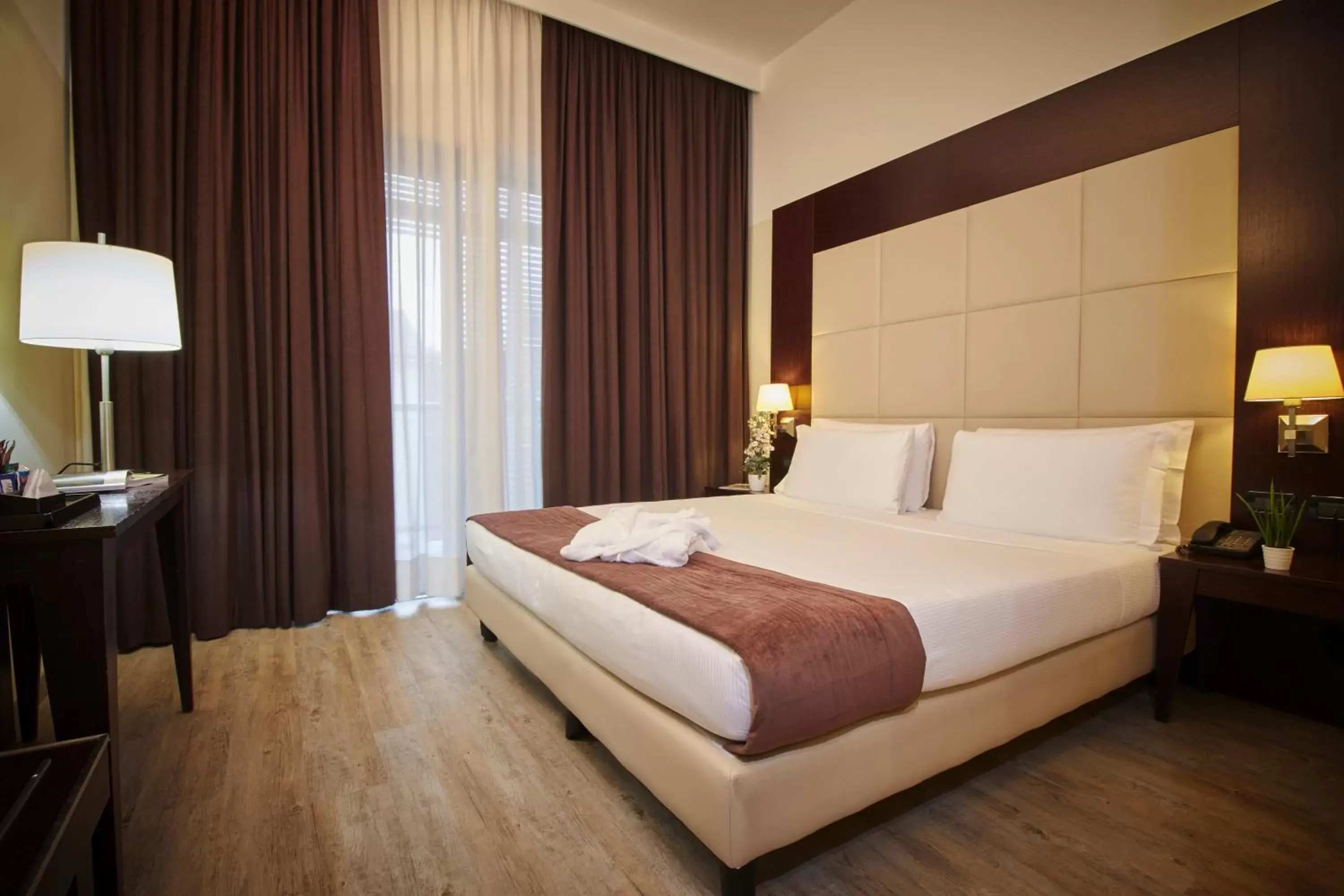 Bedroom, Bed in iH Hotels Milano Watt 13