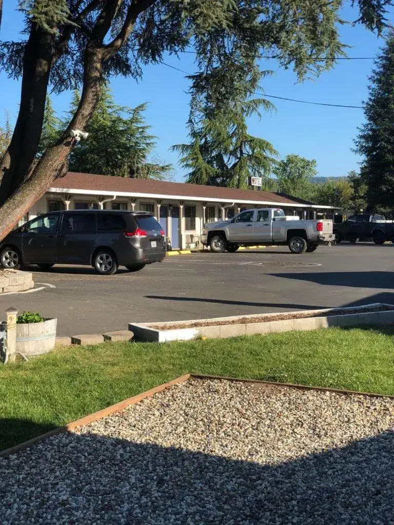 Property Building in Kelseyville Motel