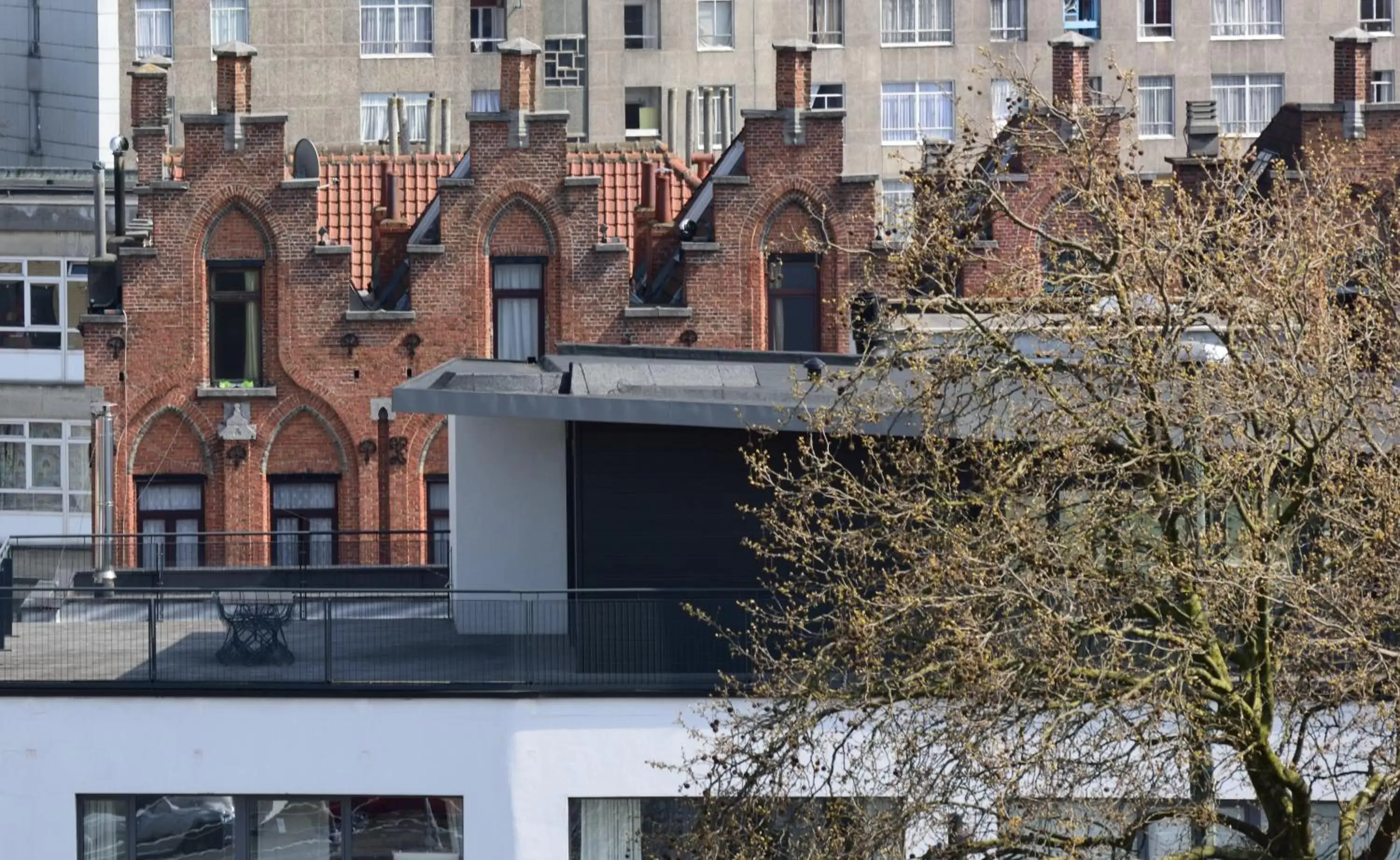 Property building in Hôtel Belvue Property building in Hôtel Belvue