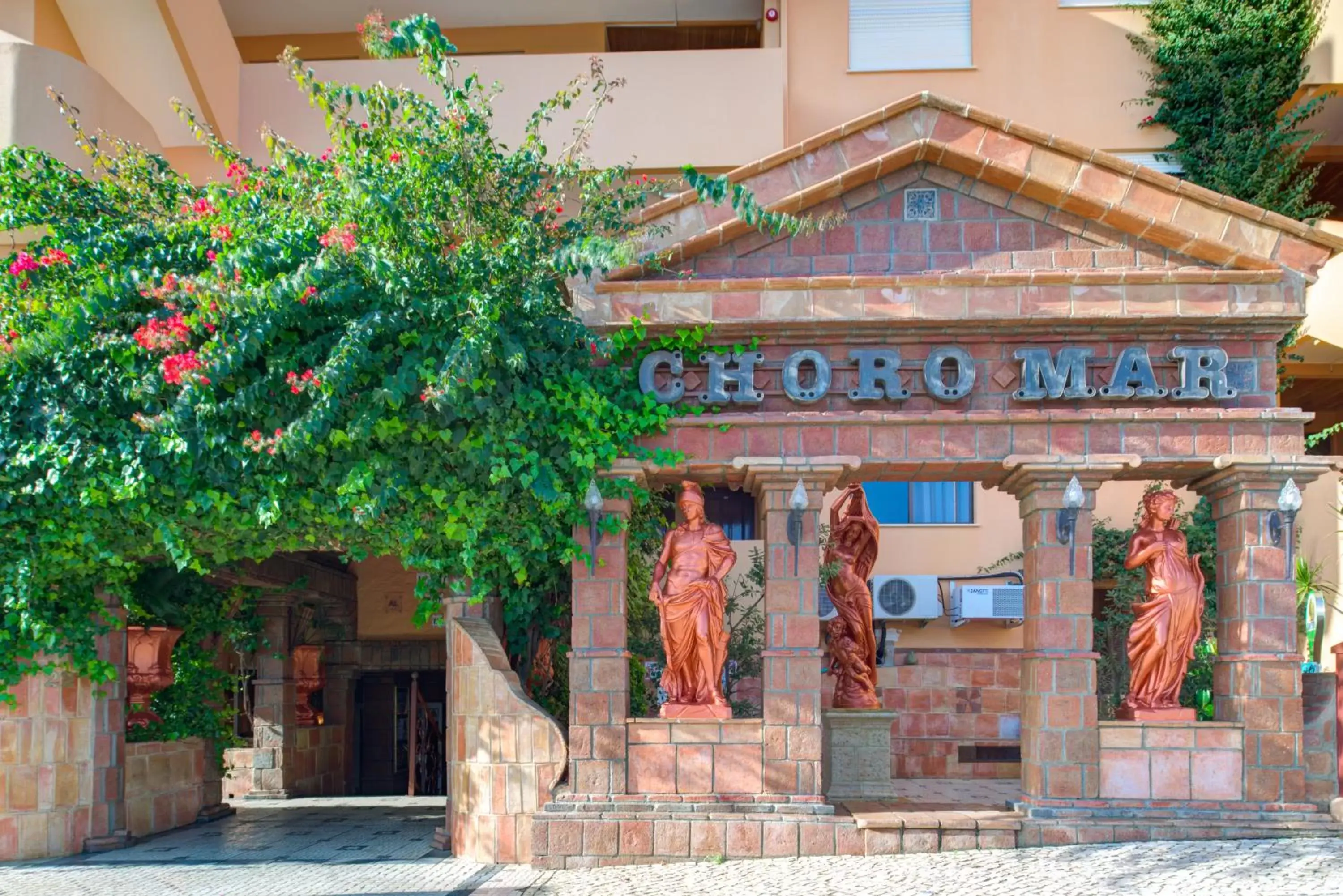 Facade/entrance, Property Building in Choromar Apartments