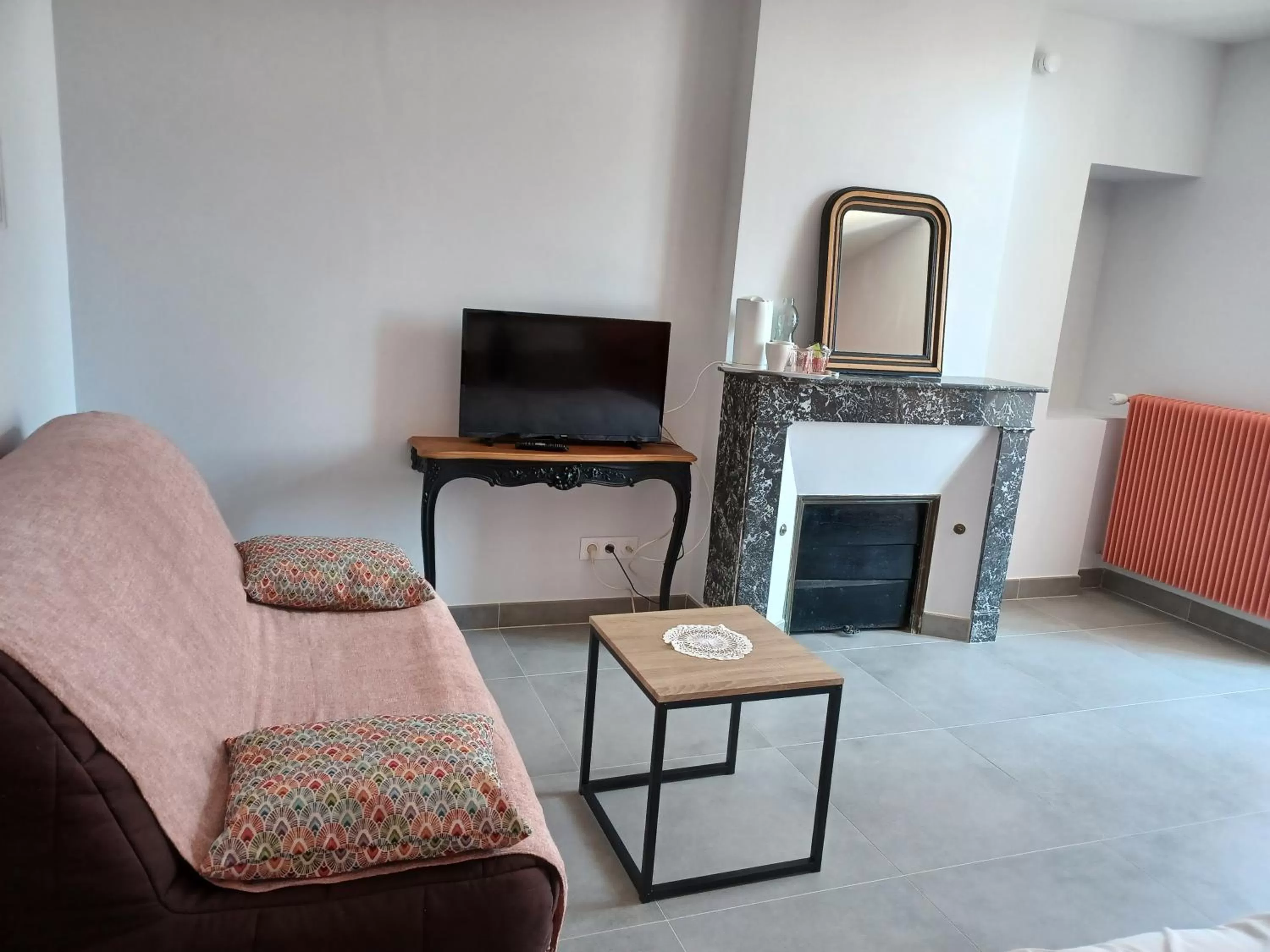 Photo of the whole room, TV/Entertainment Center in Rêve de Loire - Chambres d'hôtes