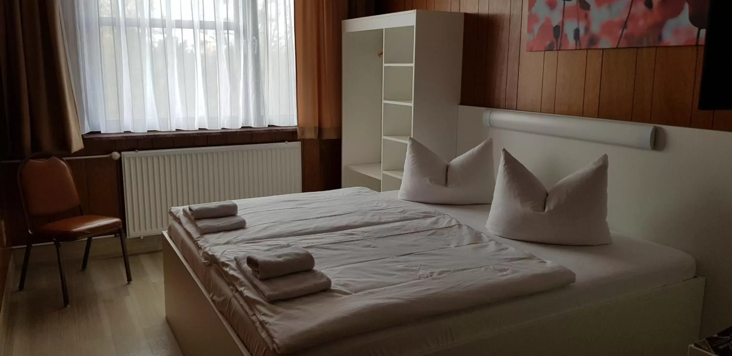 Photo of the whole room, Bed in Central-Hotel Tegel
