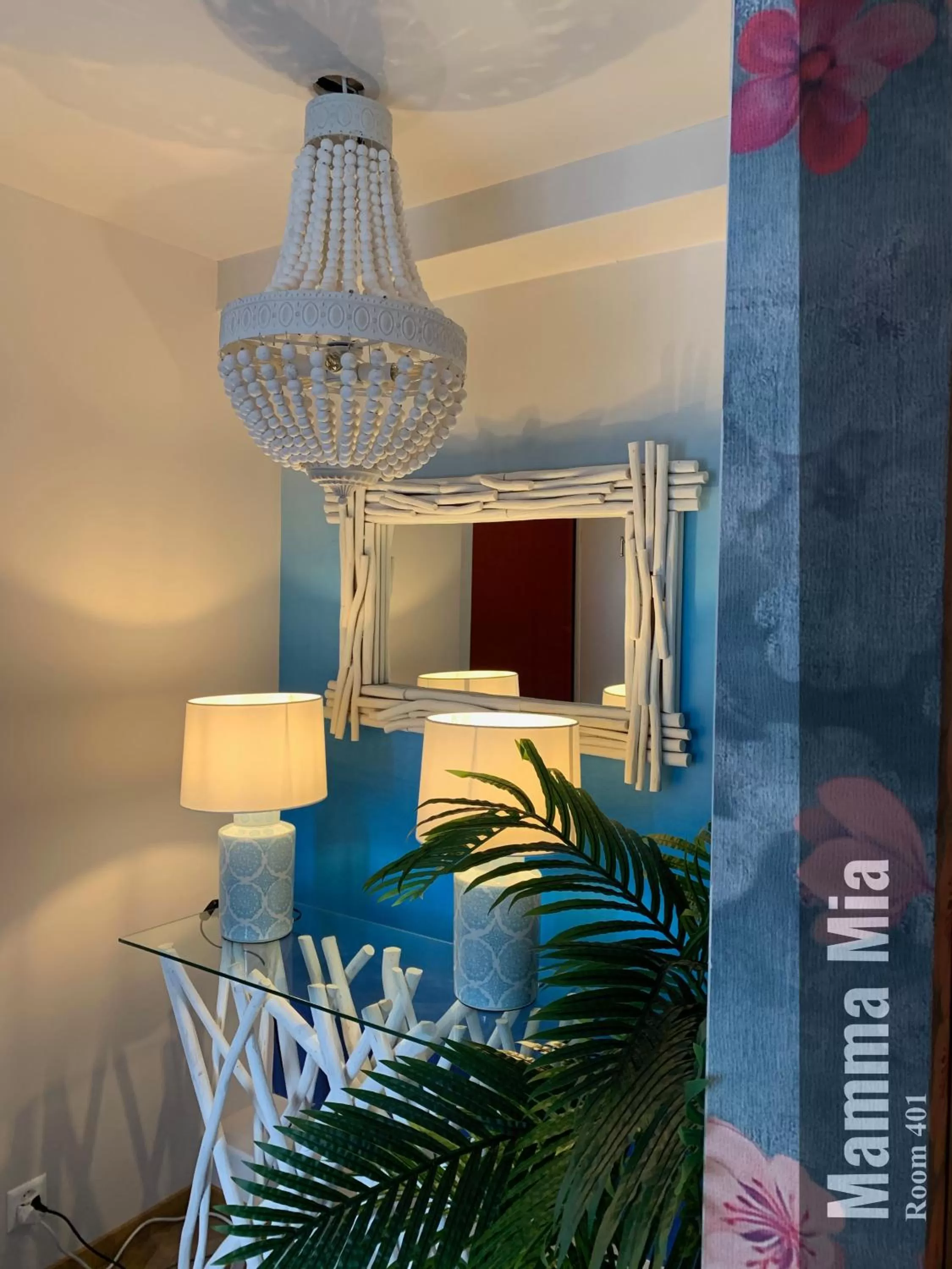 Living room, Bed in The Henry Self Check-In Guesthouse