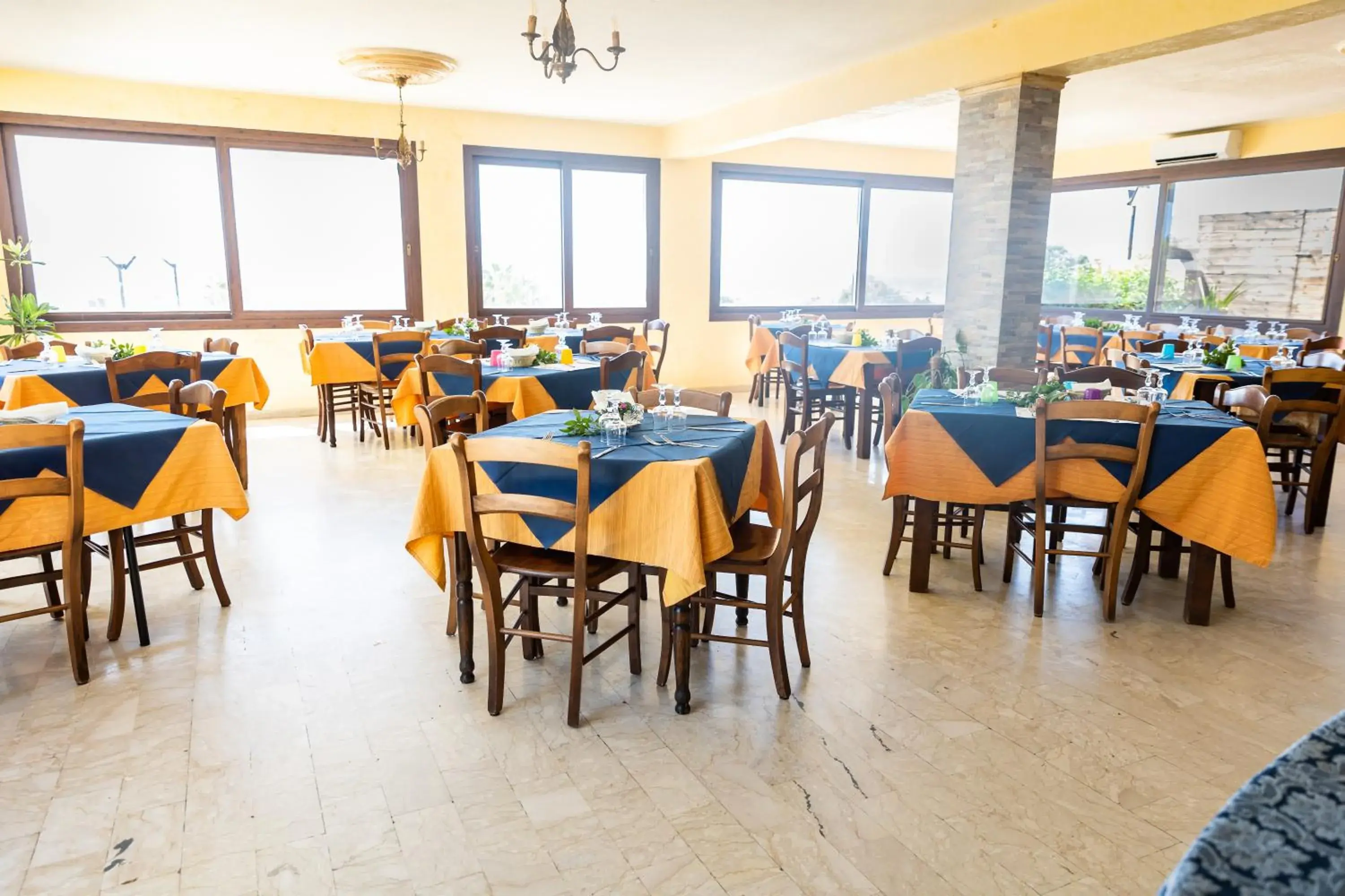 Restaurant/Places to Eat in Triscinamare Hotel Residence