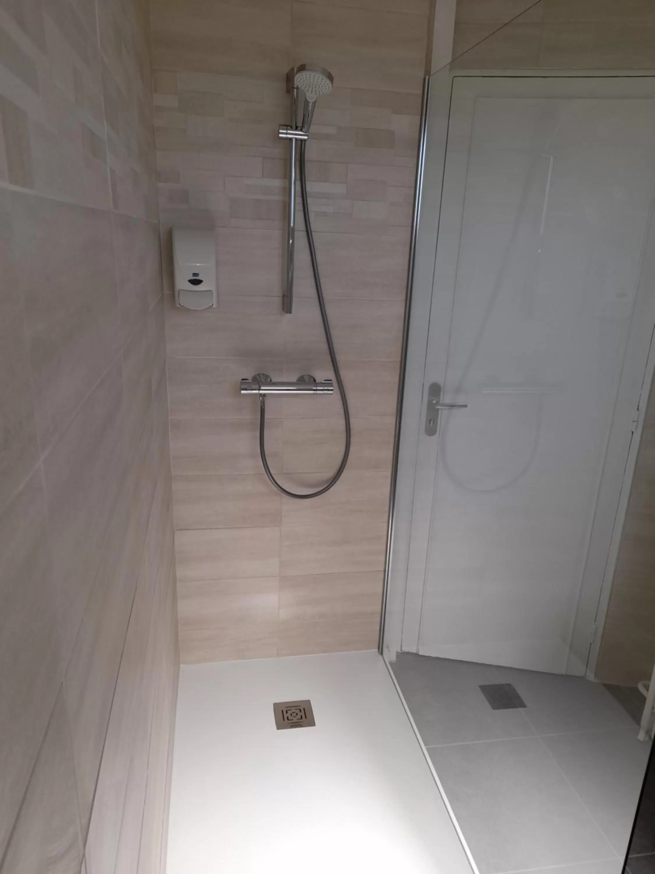 Contact Hotel de France