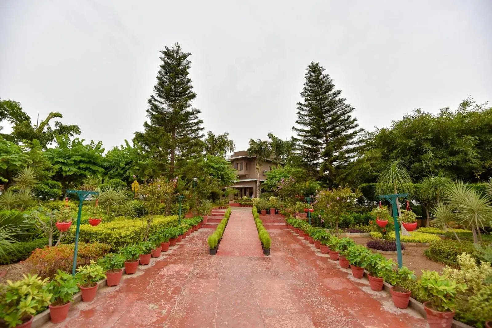 Garden in Araliayas Resort & Spa