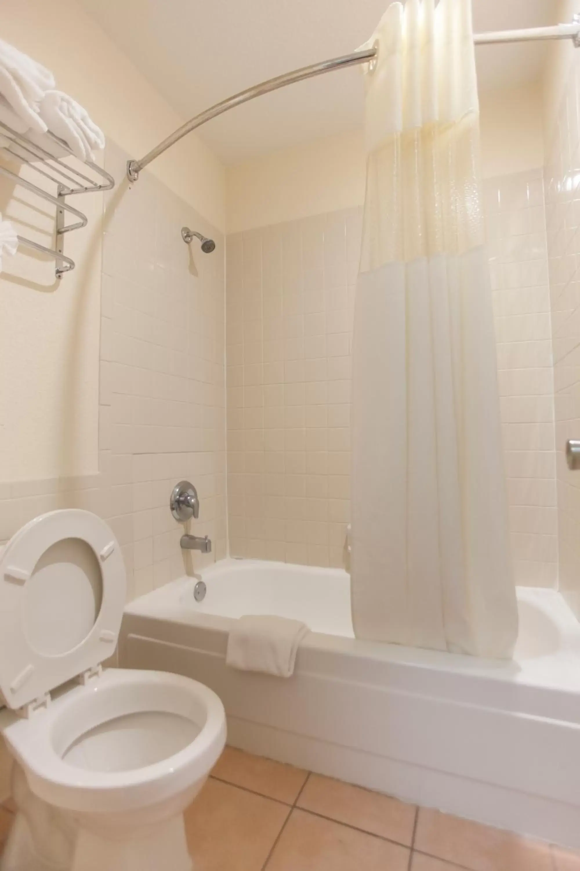 Bathroom in Days Inn by Wyndham Shenandoah