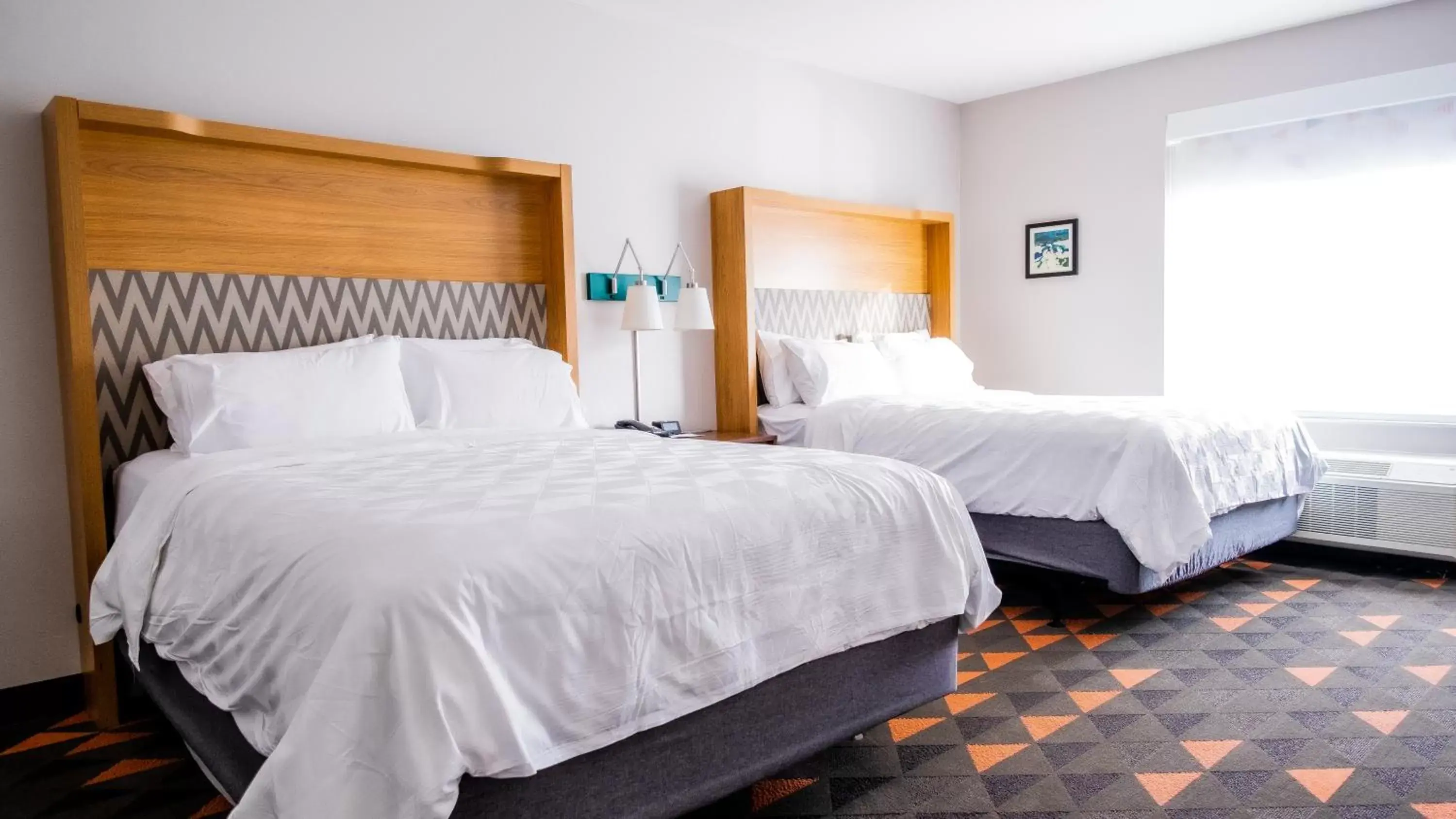 Bed in Holiday Inn & Suites Philadelphia W - Drexel Hill, an IHG Hotel