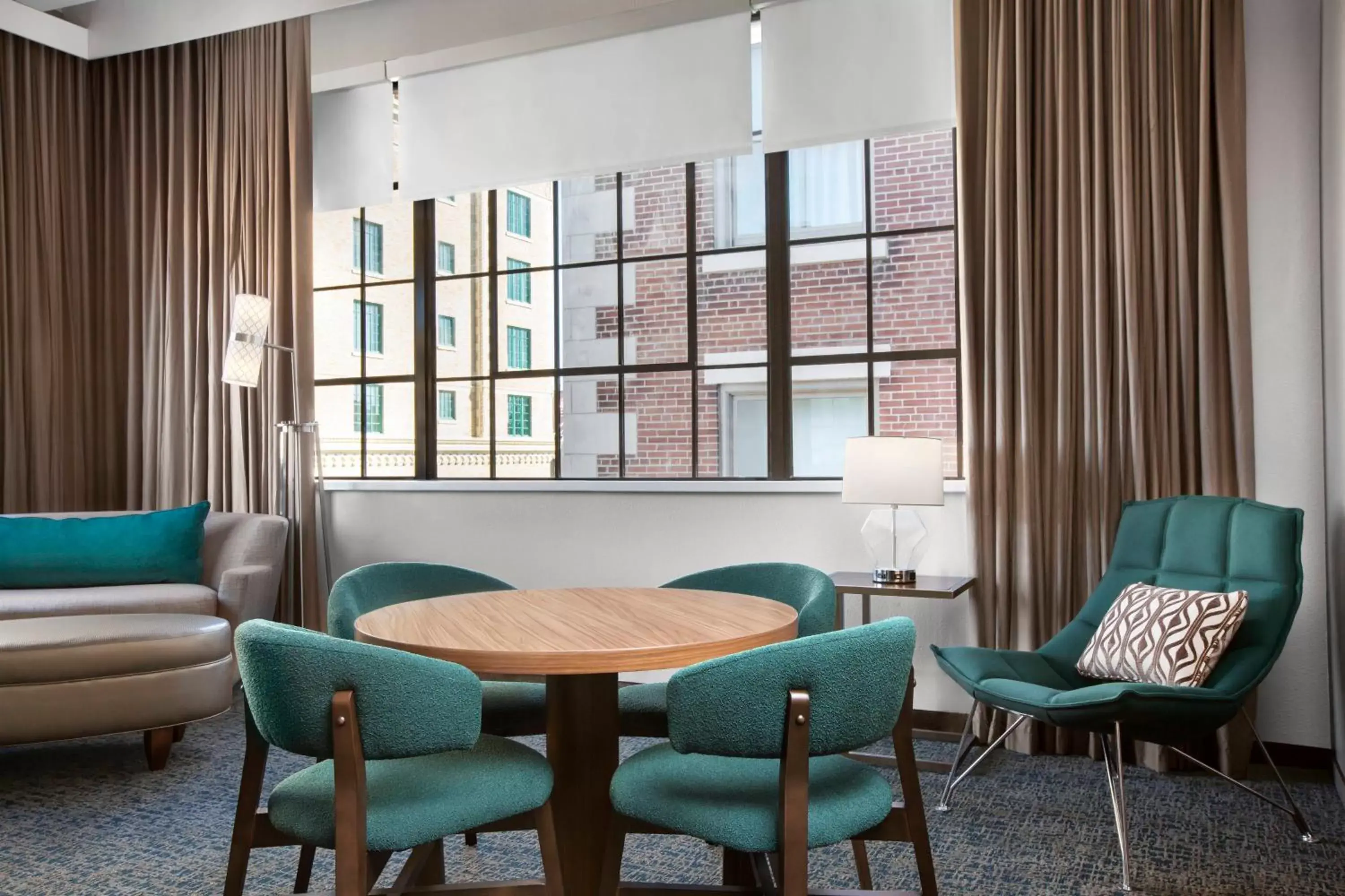 Bedroom, Seating Area in Courtyard by Marriott Cape Girardeau Downtown