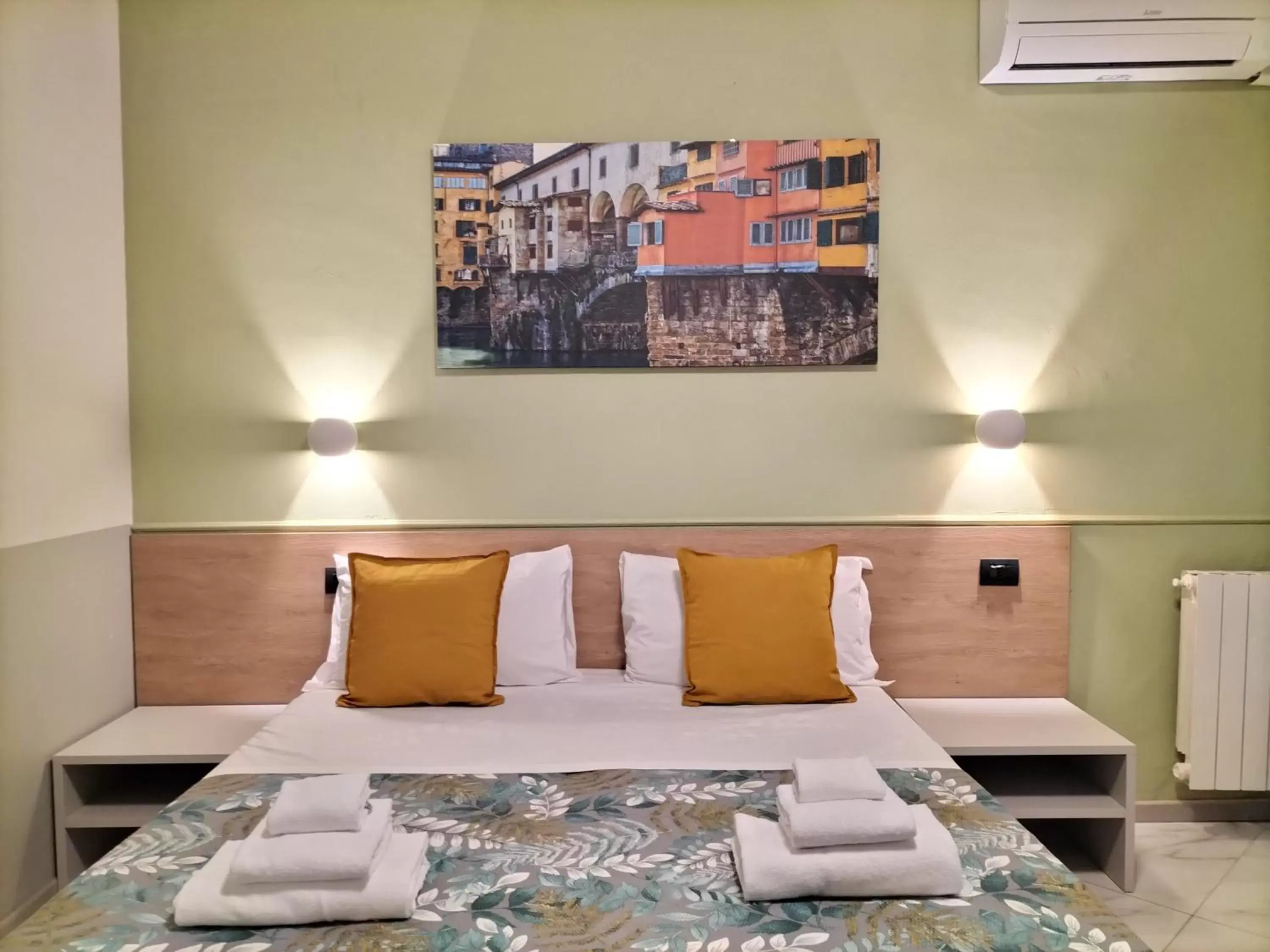 Bed in Hotel Camilla Guelfa