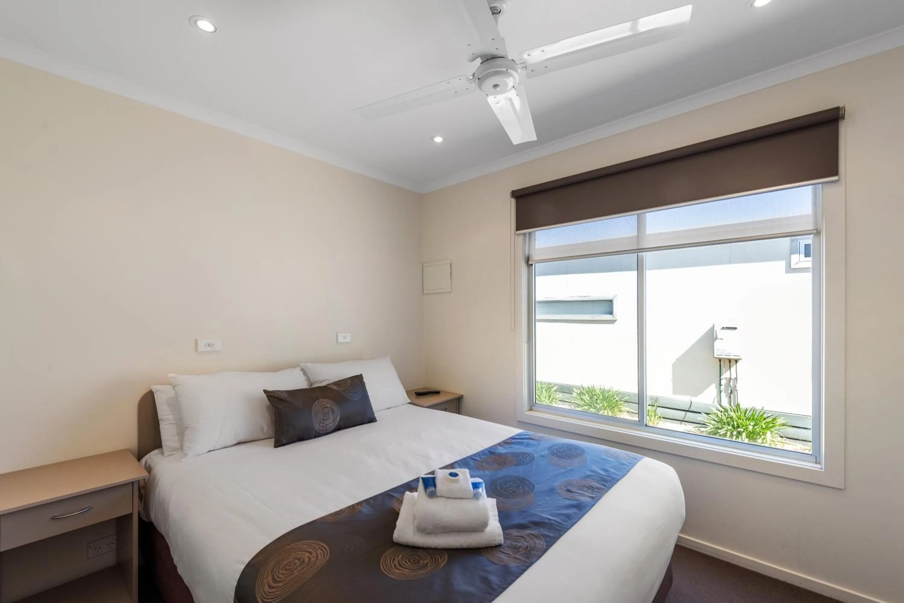 Bedroom, Bed in Discovery Parks - Maidens Inn Moama