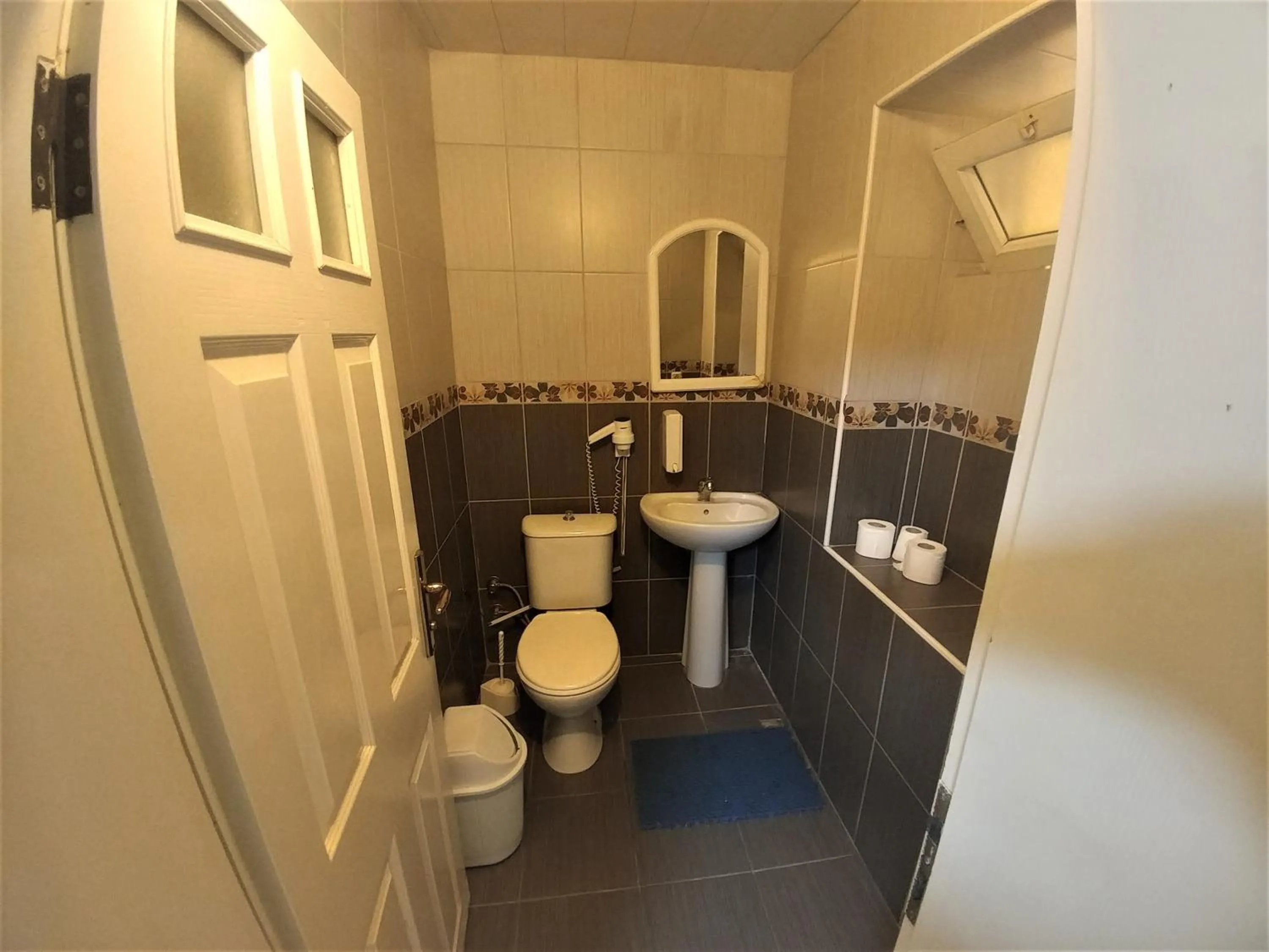 Bathroom in Antique Hostel