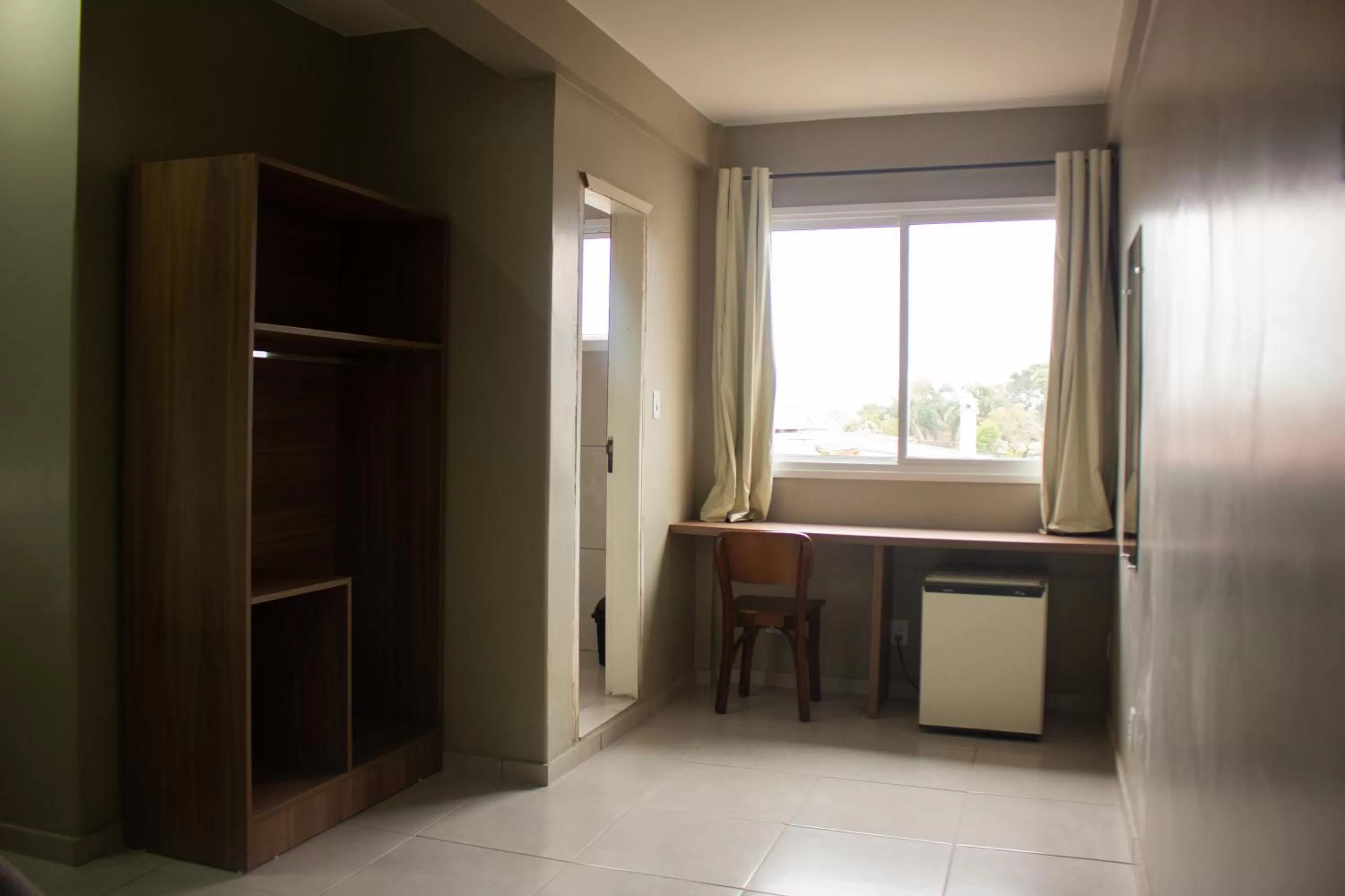 TV/Entertainment Center in Hotel Executivo