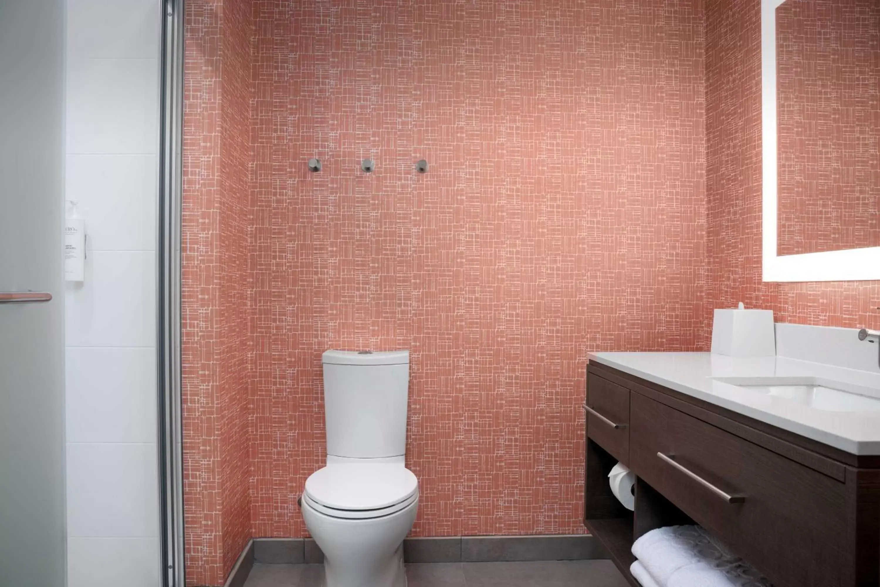 Bathroom in Home2 Suites By Hilton Cullman Bathroom in Home2 Suites By Hilton Cullman