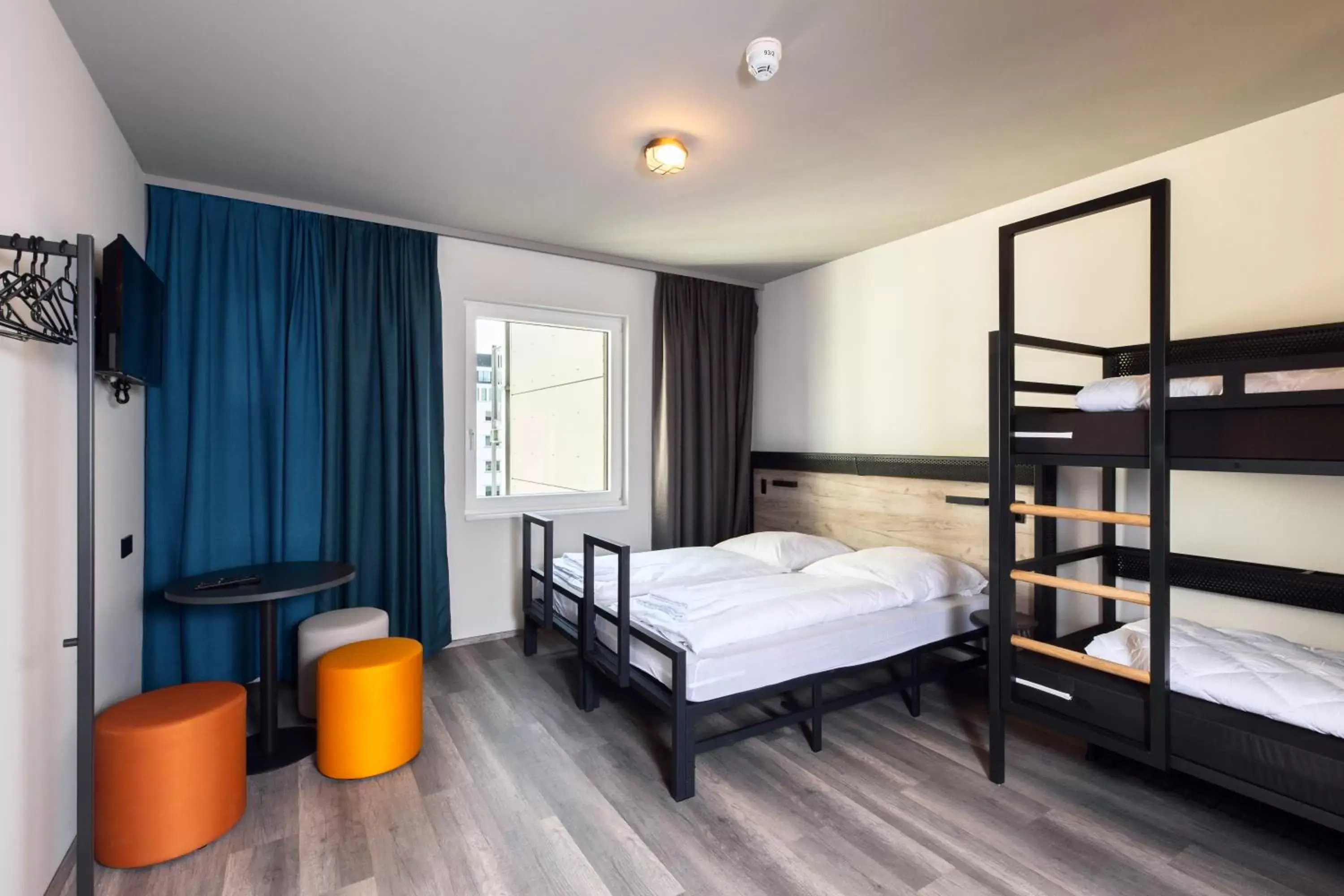 Photo of the whole room, Bed in a&o Berlin Hauptbahnhof Photo of the whole room, Bed in a&o Berlin Hauptbahnhof