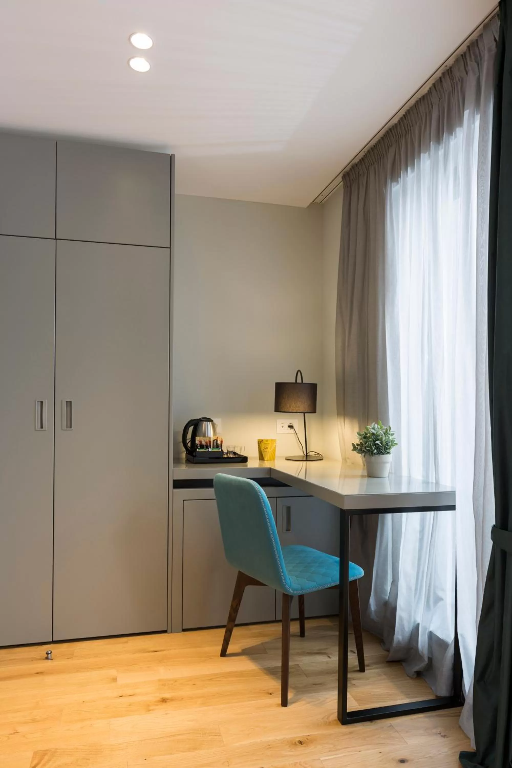 Coffee/tea facilities in Livris Hotel