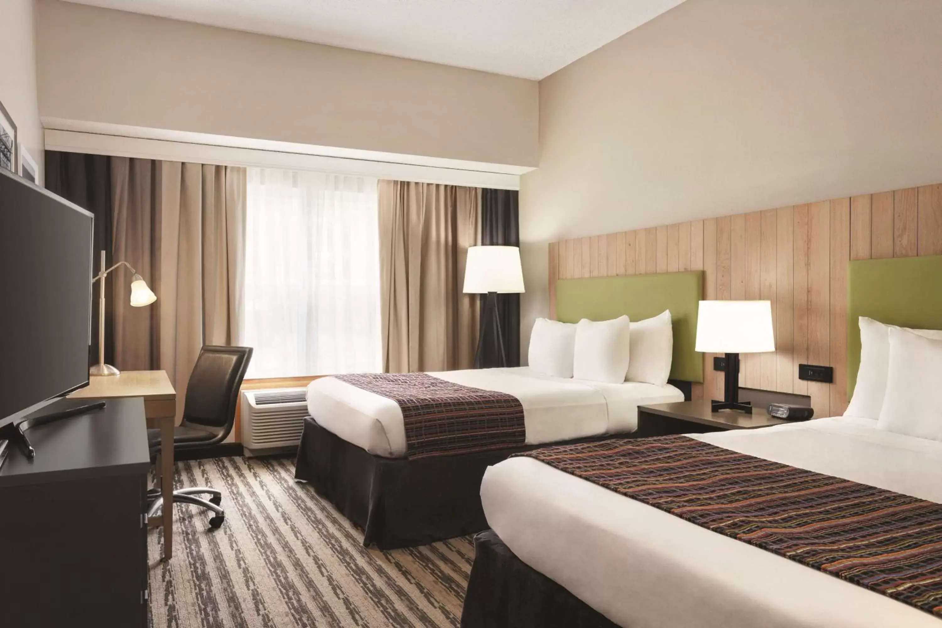 Photo of the whole room, Bed in Country Inn & Suites by Radisson, Nashville Airport East, TN