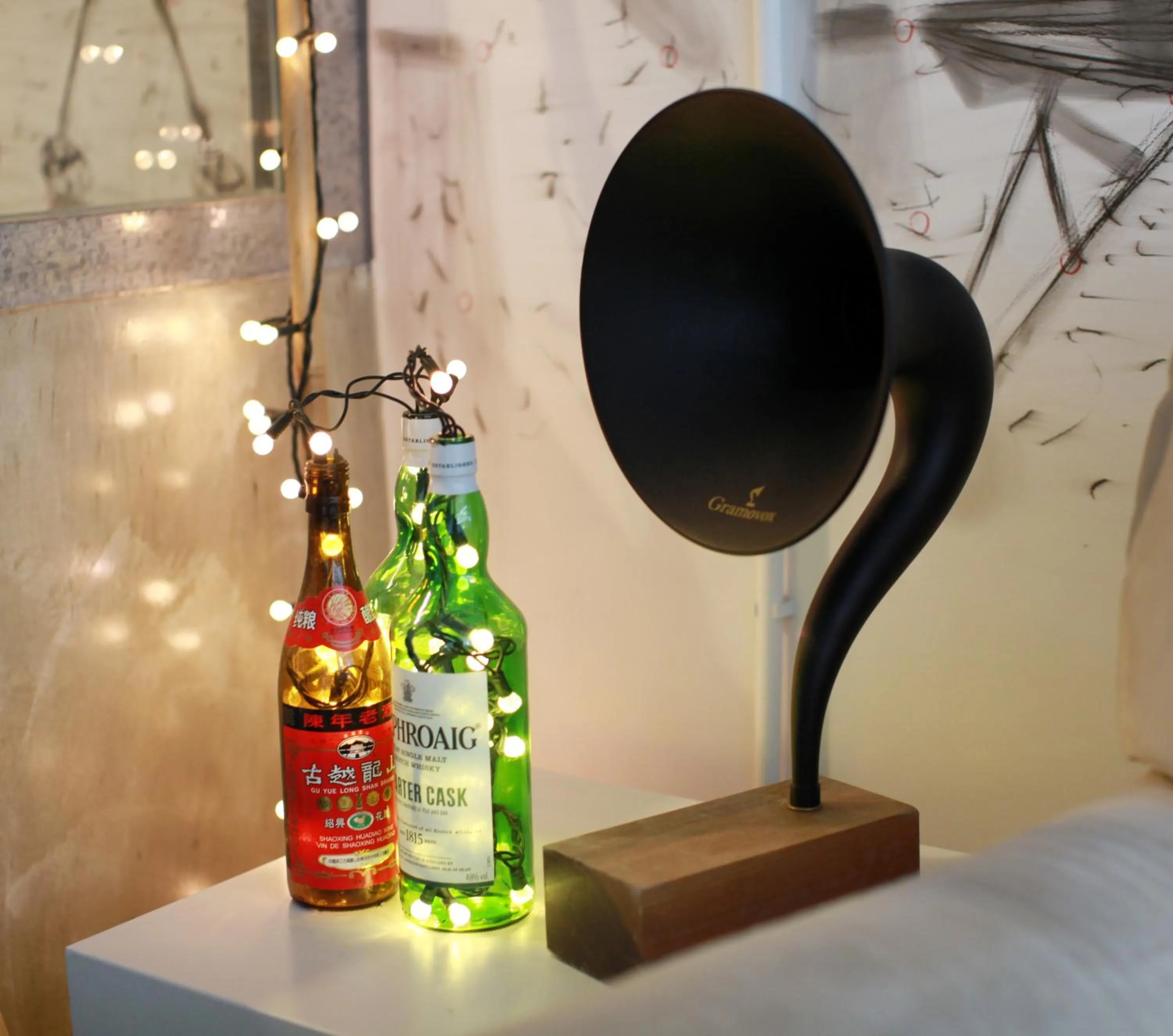 Communal lounge/ TV room in Hop Inn