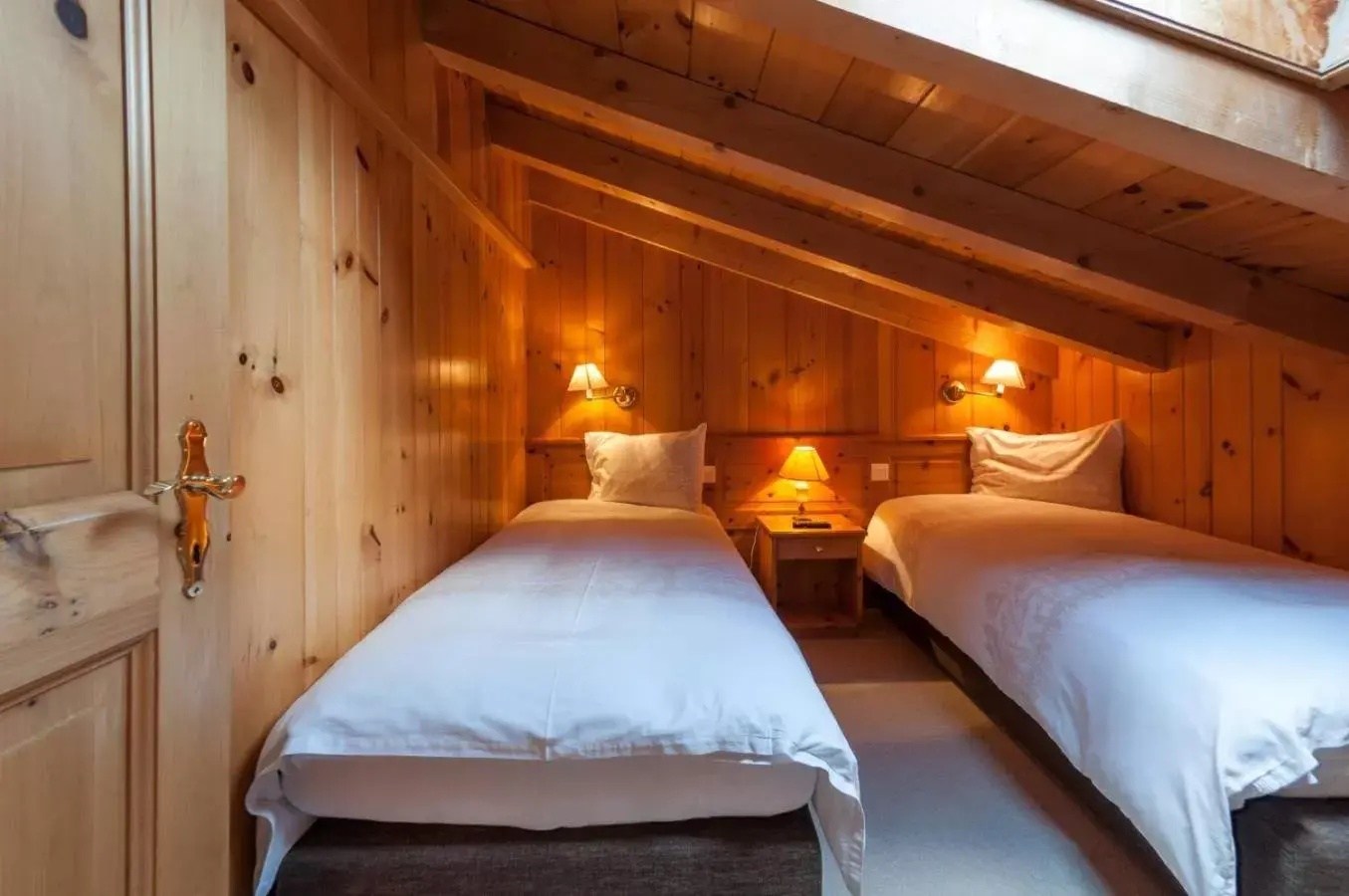 Bedroom, Bed in Alpe Fleurie Hôtel & Restaurant