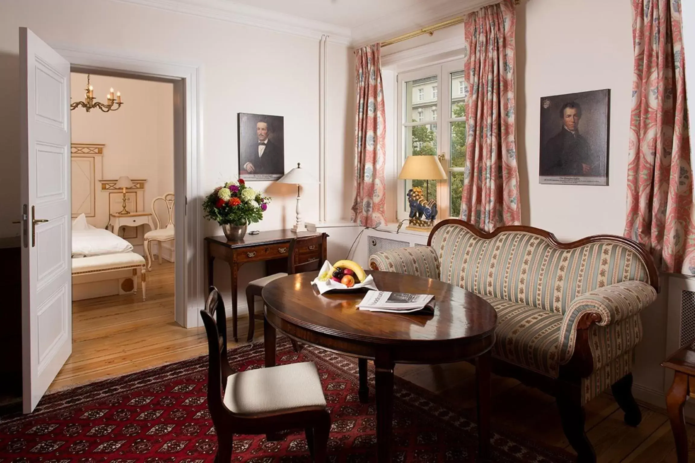 Photo of the whole room, Seating Area in Palais Esplanade Hamburg - Adults Only