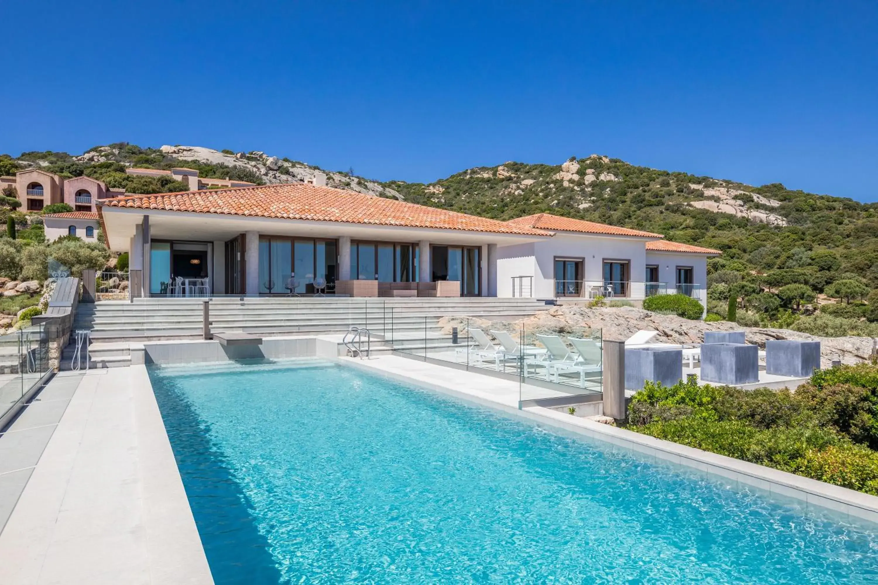 Property building, Swimming Pool in La Villa Calvi