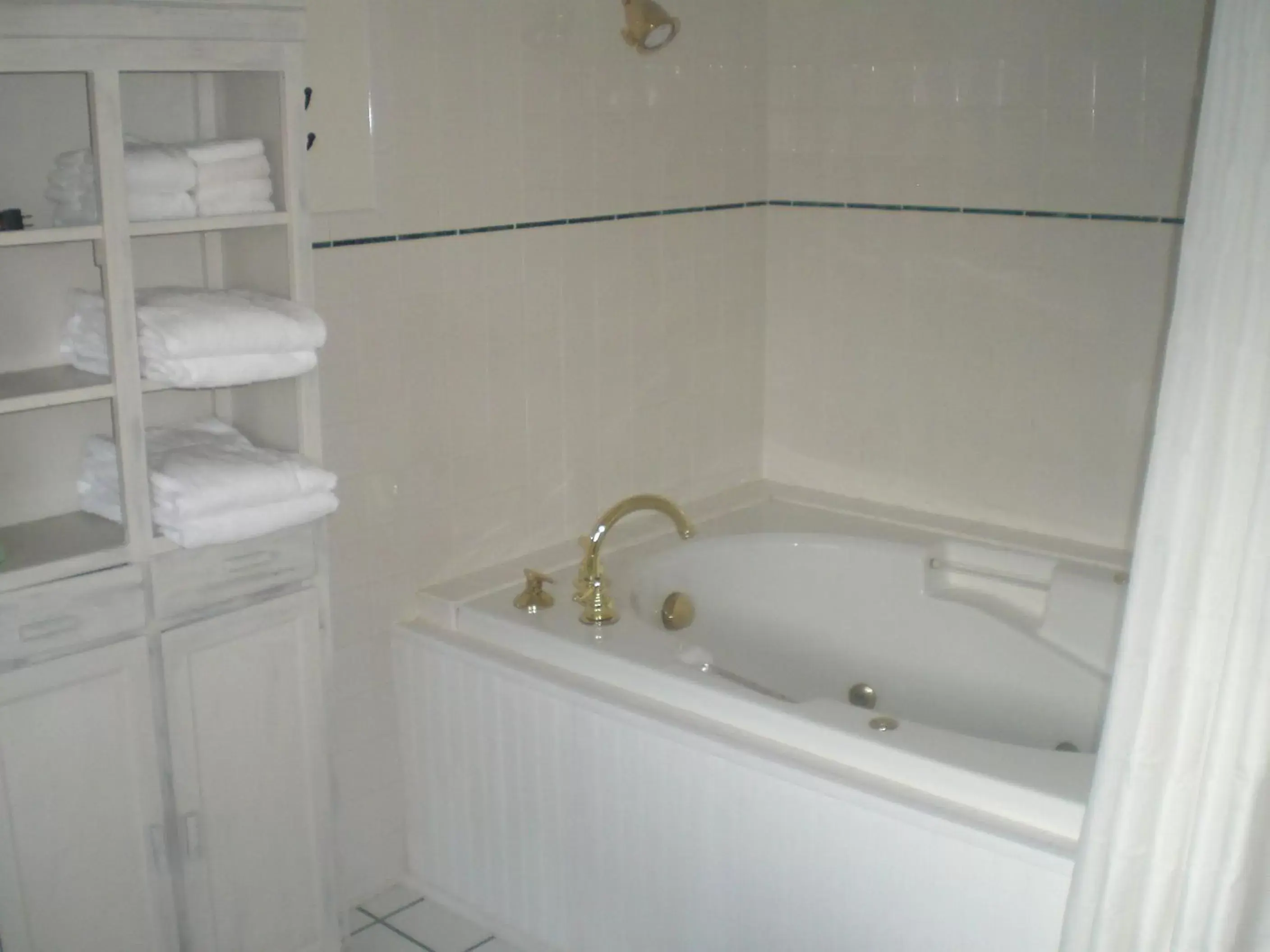 Shower, Bathroom in The Inn at Ragged Edge